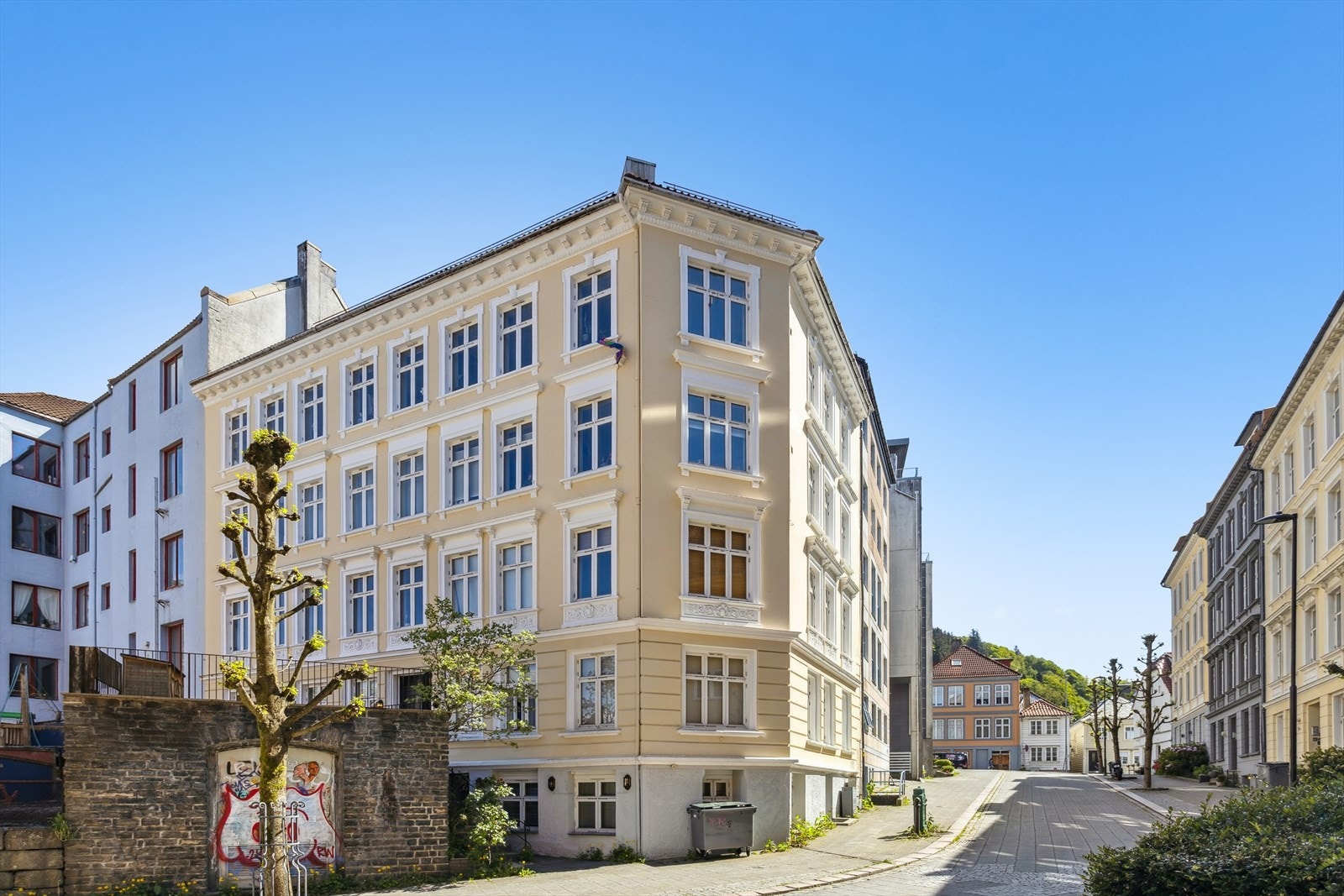 DNB Eiendom ønsker velkommen til Hans Hauges gate 1B, en lys og pen 2-roms eierleilighet i herlige Sandviken. Galleribilde