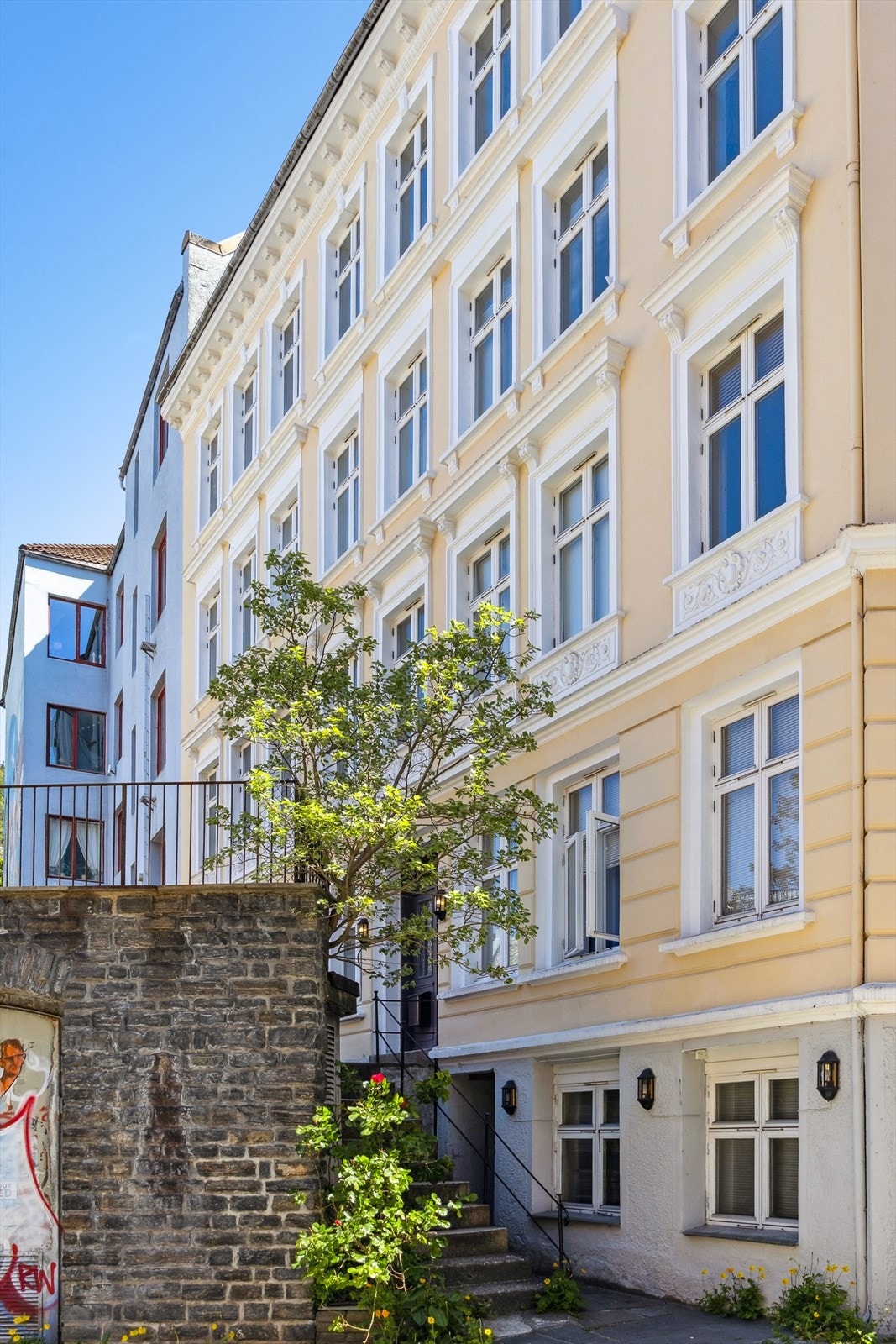 Sameiet består av 10 leiligheter og fremstår som godt organisert og veldrevet. Galleribilde