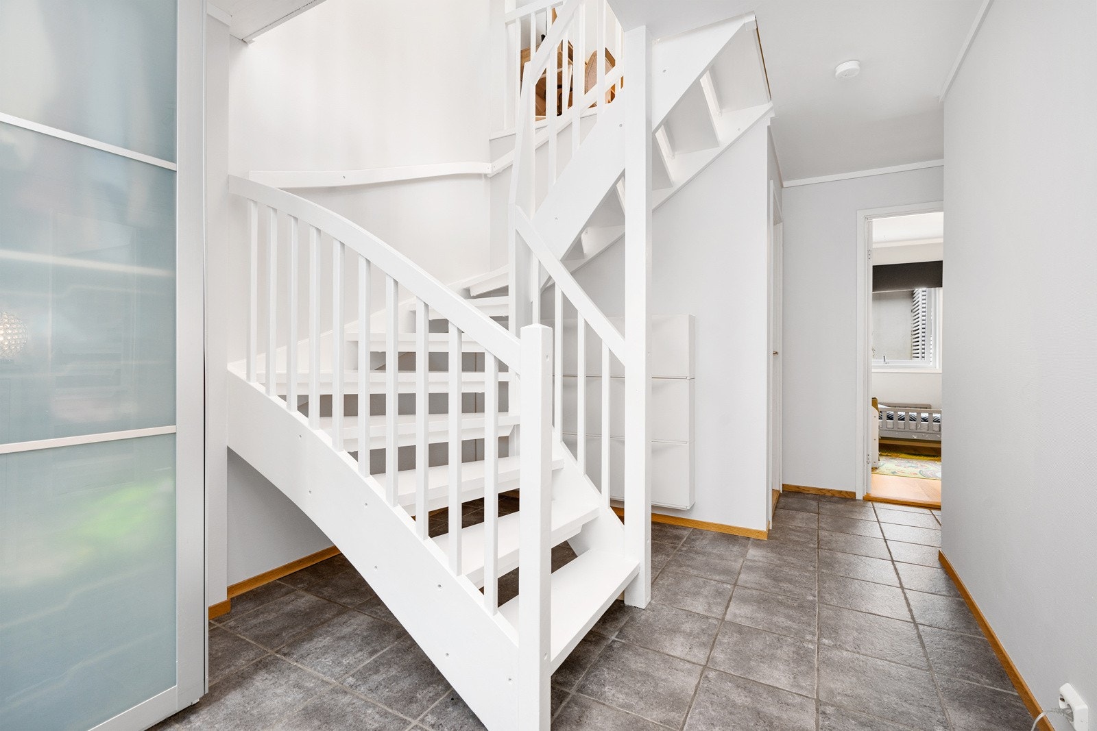 Gang/entré med garderobeskap Galleribilde