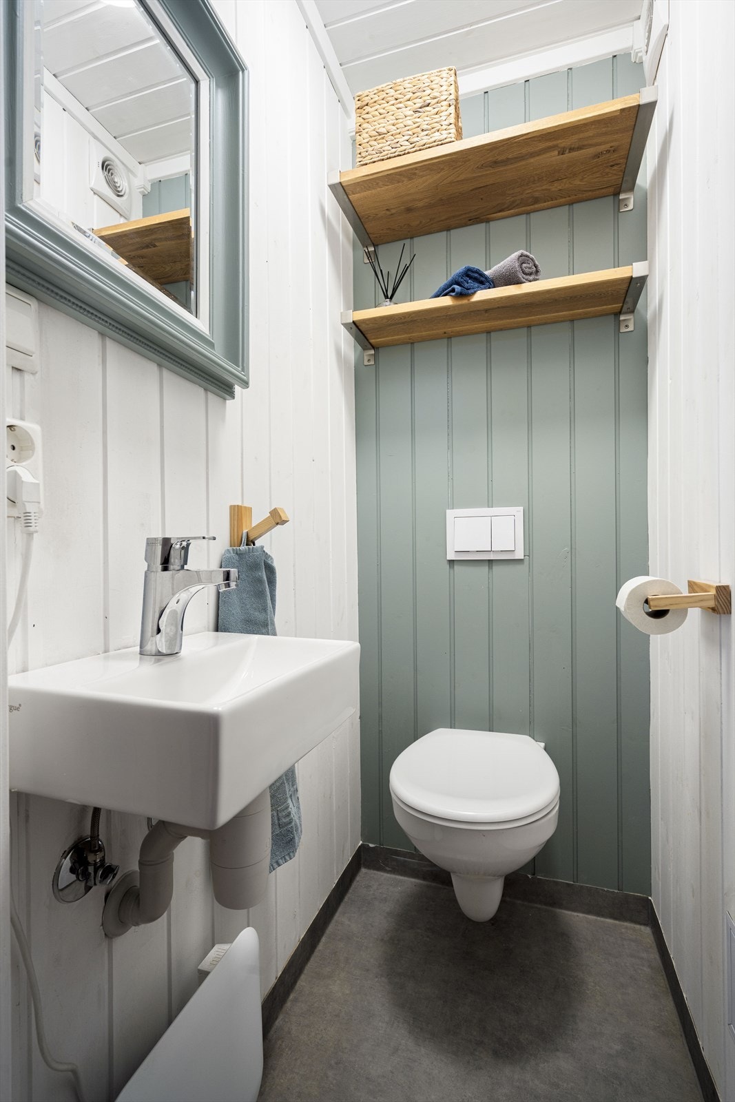 Wc-rom i 1.etg. rett ved kjøkken Galleribilde