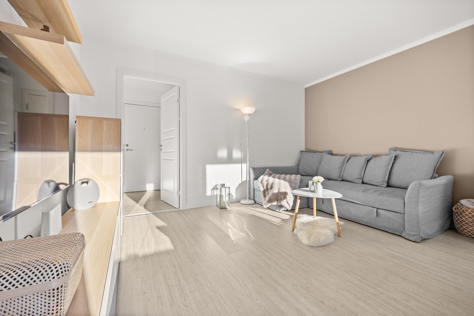 Videre adkomst til lys og fin stue Galleribilde