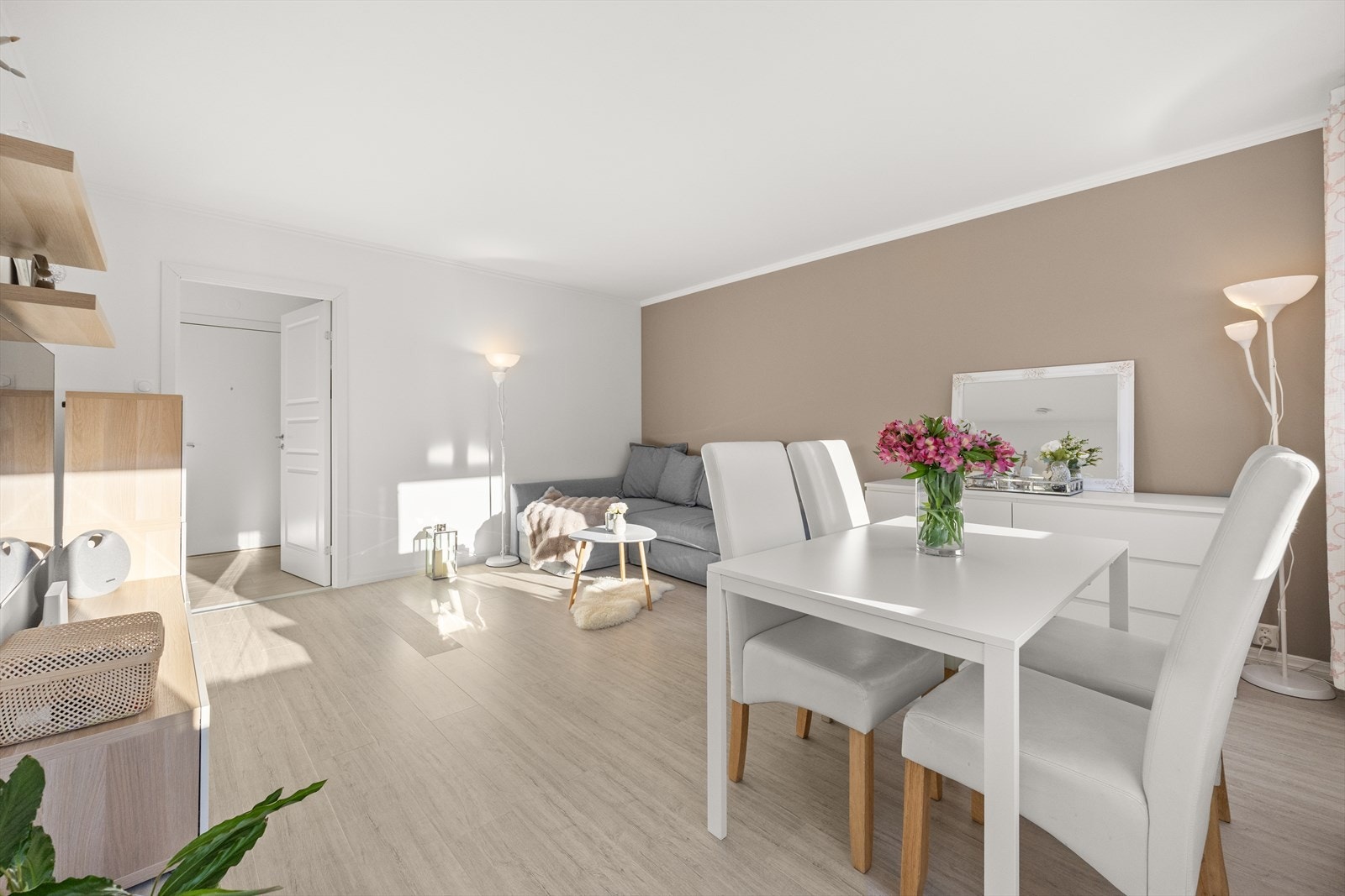 Verdt å nevne er at overflater er pusset opp i 2019 Galleribilde