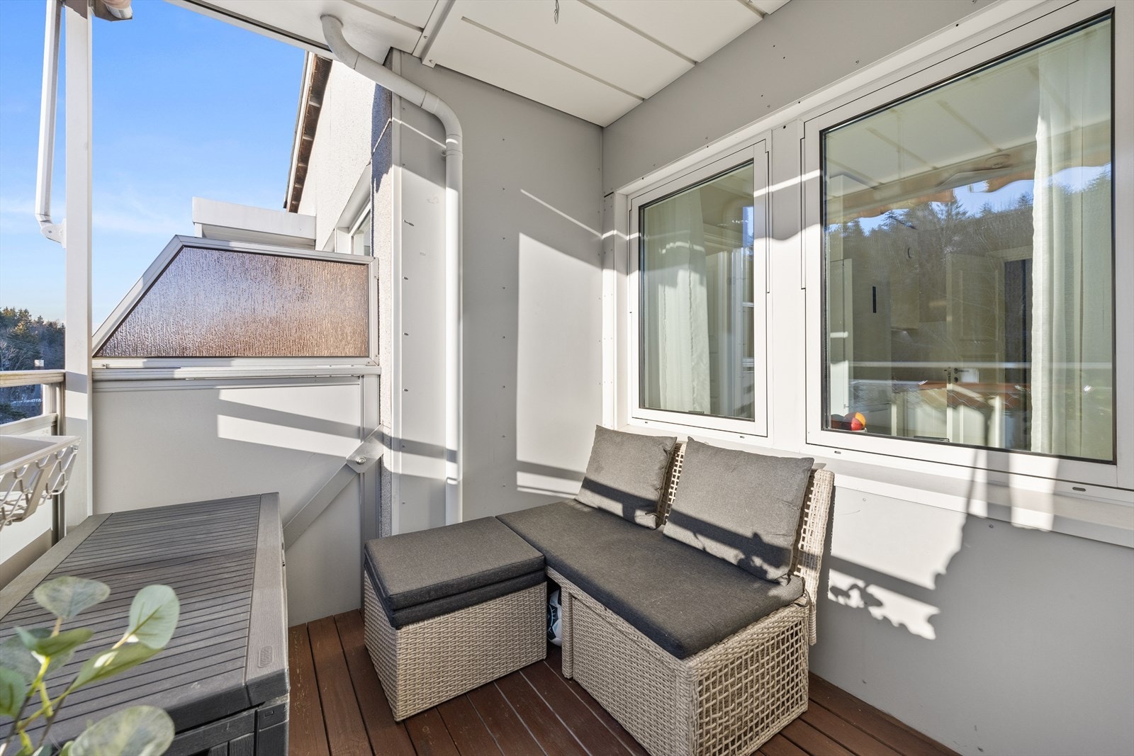 Fra stuen er det adkomst til solrik balkong Galleribilde