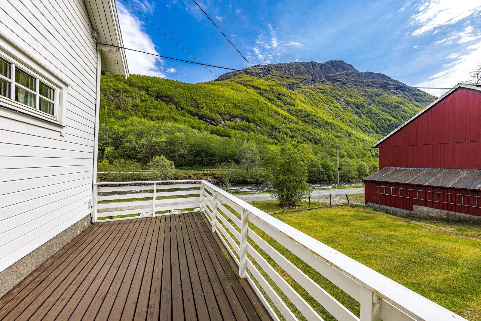 Romsleg terrasse i tilknyting til "Gamlehuset" Galleribilde
