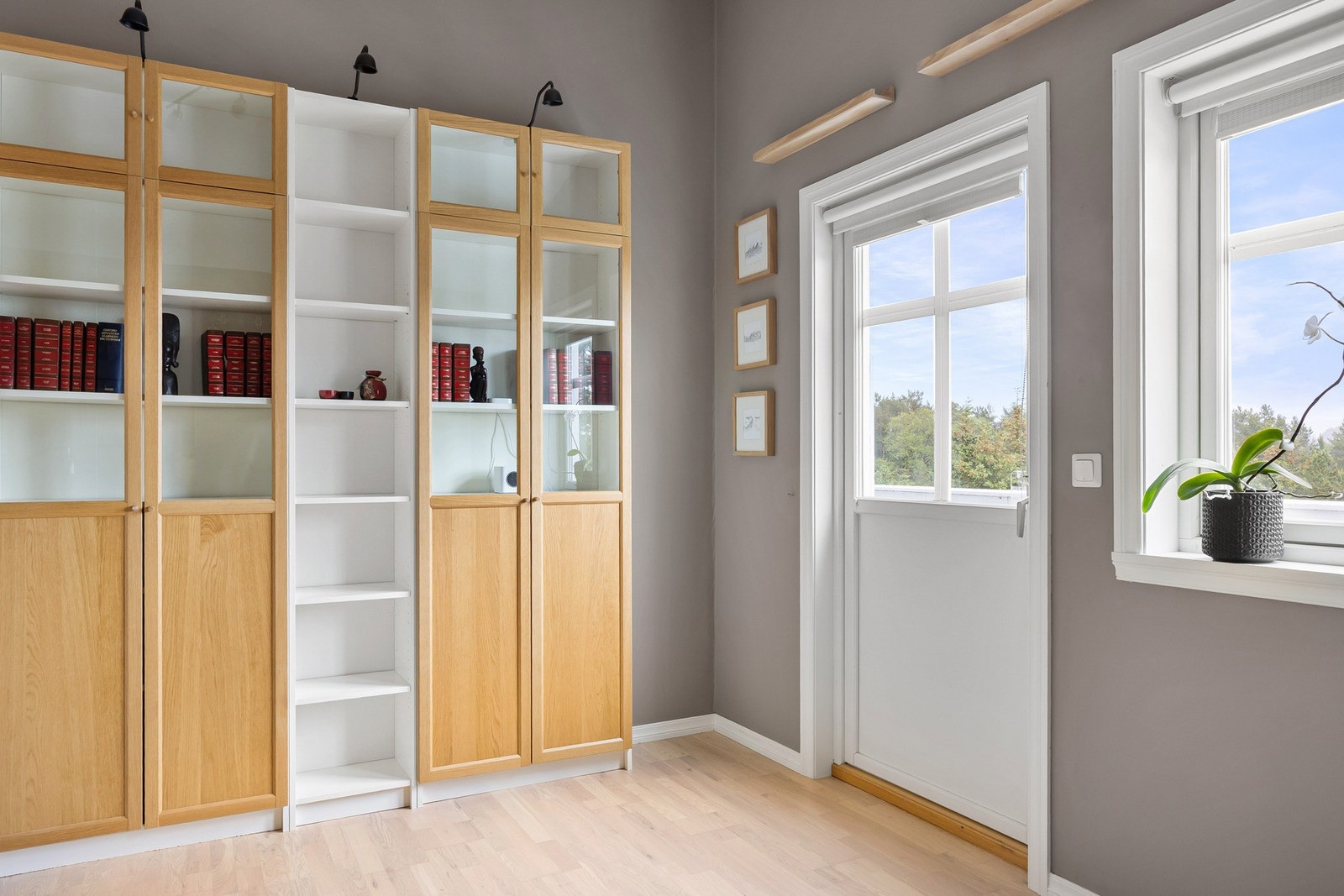 Fra rommet er det utgang til den store terrassen. Galleribilde