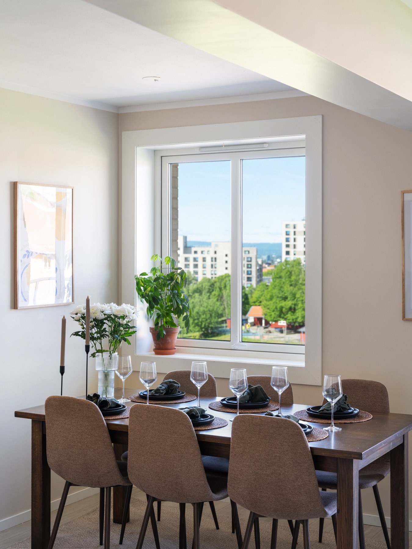 Her kan du invitere venner og familie over på hyggelige sammenkomster. Galleribilde