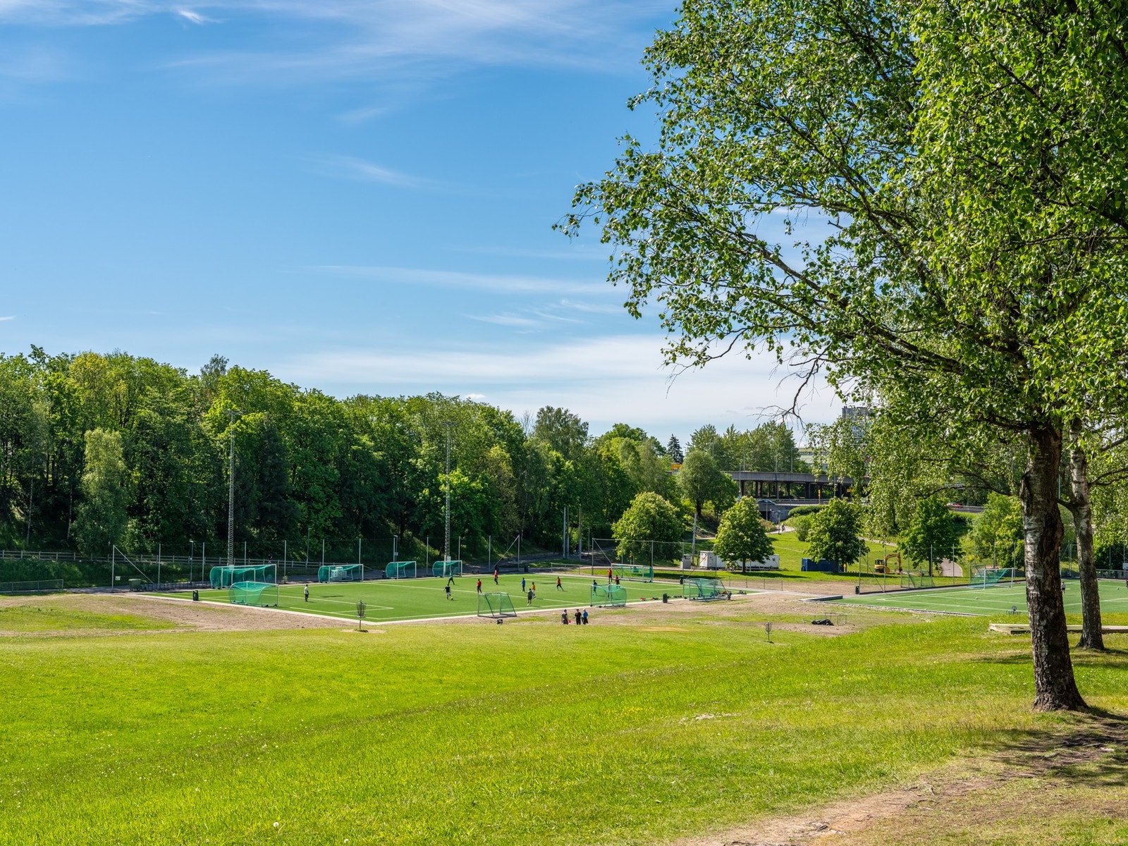 Du har i tillegg kort gåavstand til fotballbanen rett nedenfor. Galleribilde