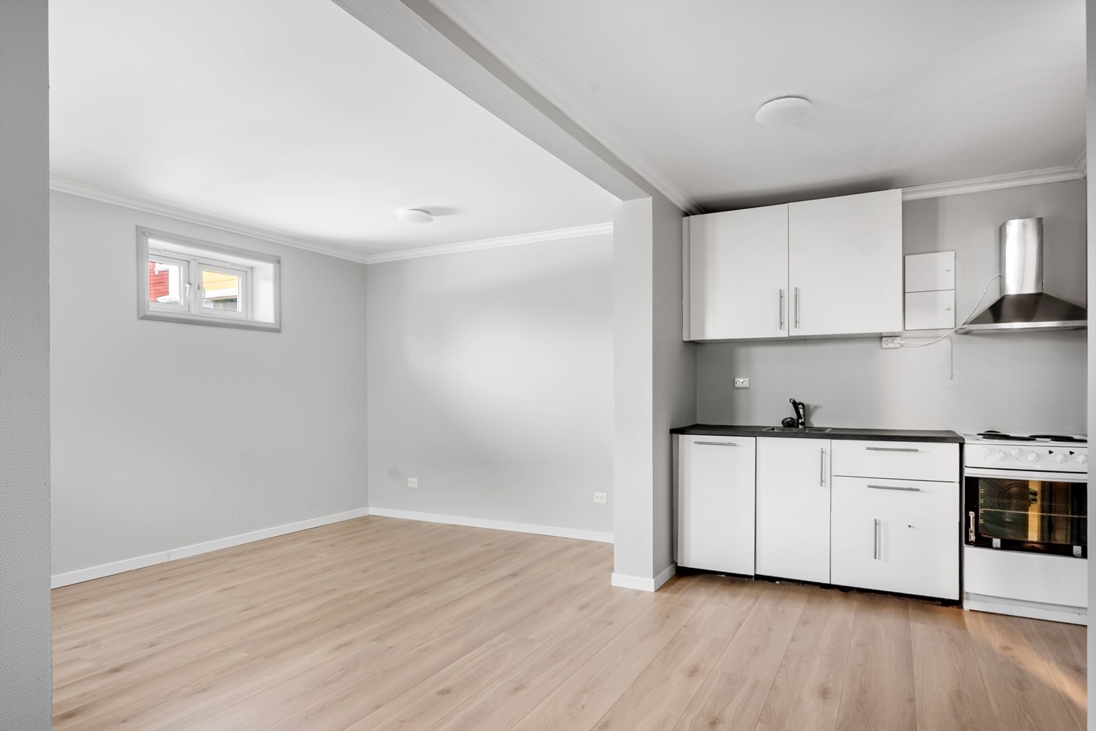 Stuen har også plass til en god spisestue med rom for både venner og familie. Galleribilde