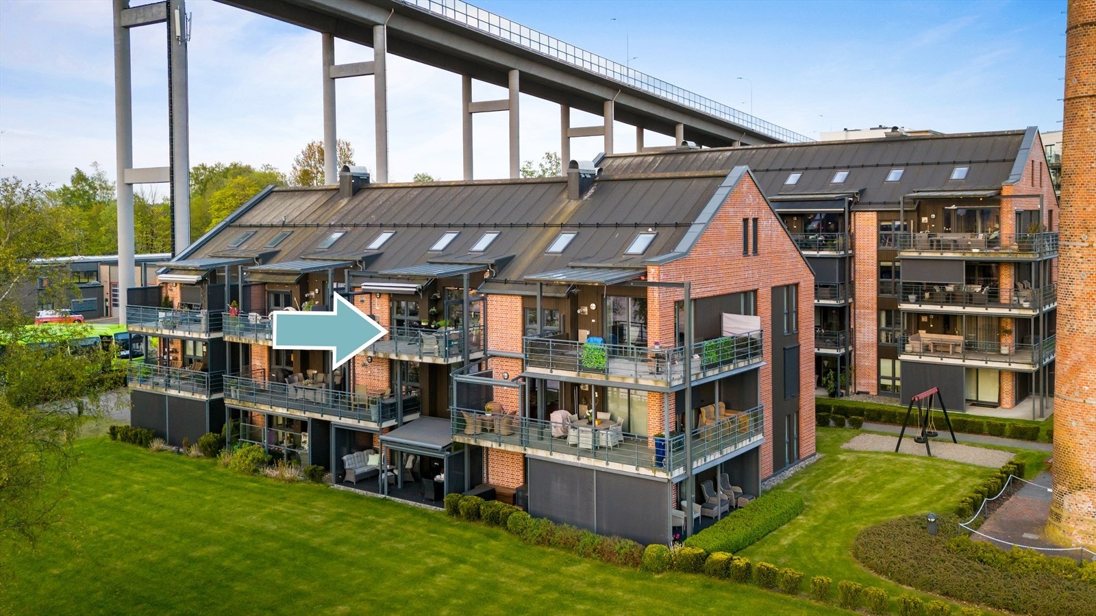 Leiligheten ligger i 3. etg., og har i tillegg hems/loftetg. med stue og soverom Galleribilde