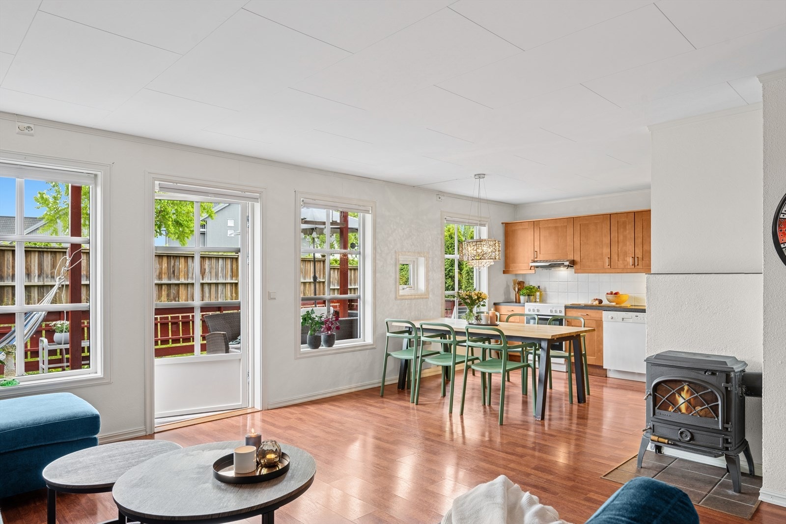 Gode vindusflater sørger for at rommet får godt med naturlig lys. Galleribilde