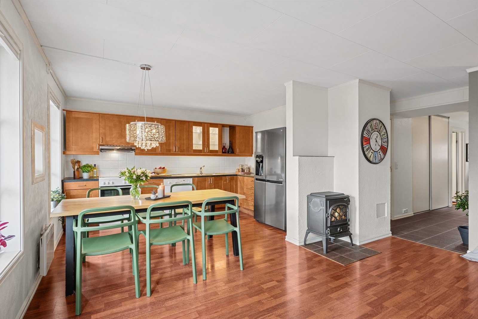 Peisovnen bidrar til å varme opp både rom og stemning. Galleribilde