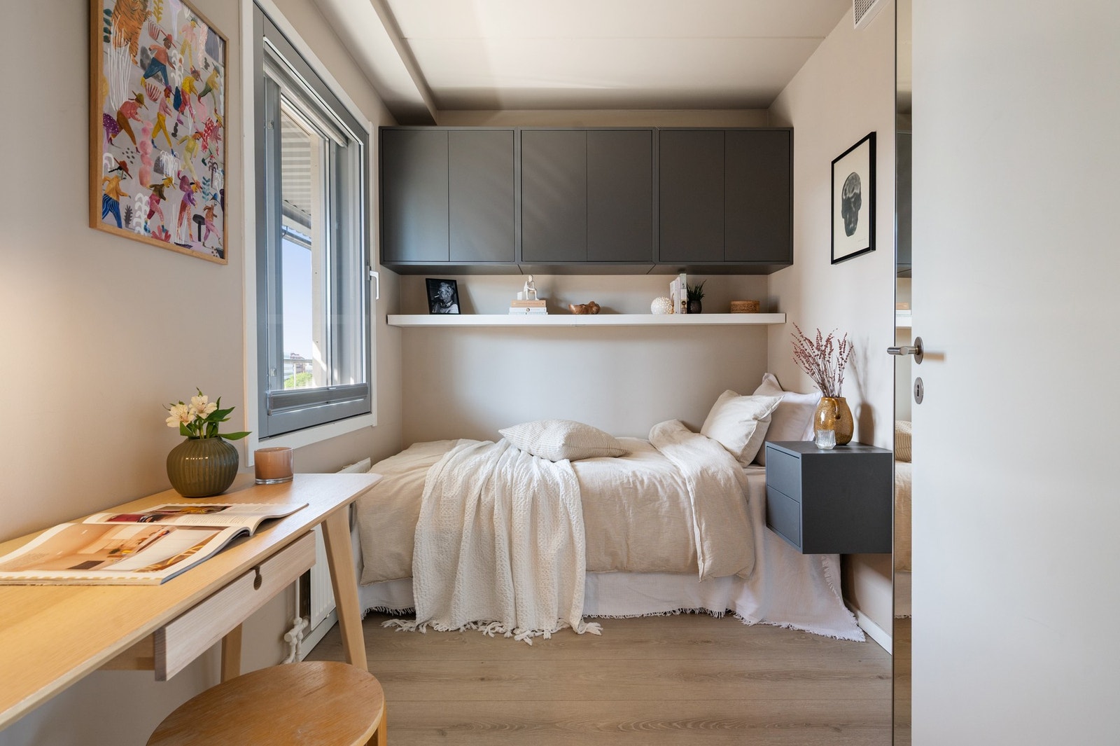 Det andre soverommet har god plass til seng, skrivebord og vegghyller. Galleribilde