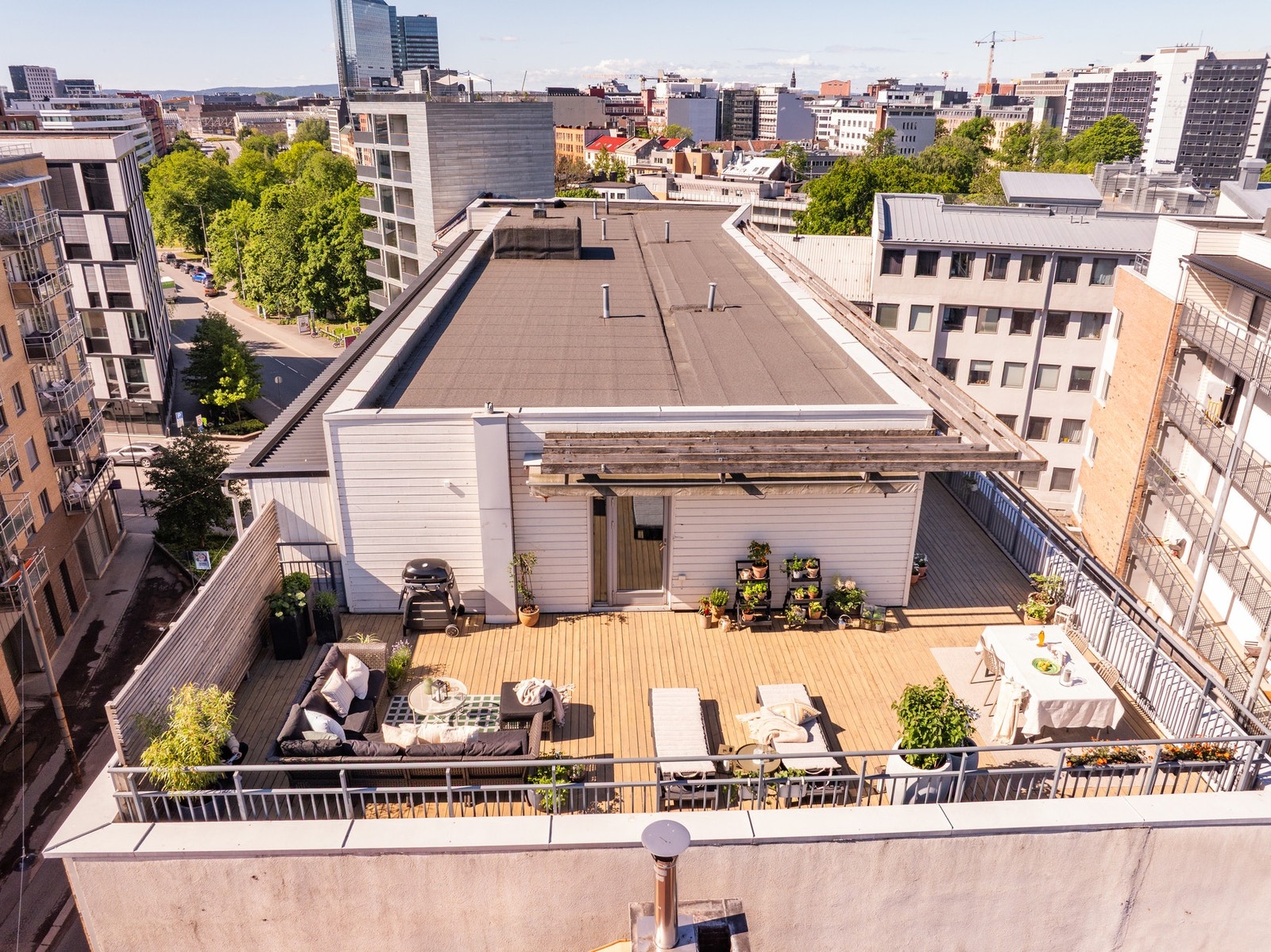 God plass til avslapning og sosiale sammenkomster. Galleribilde