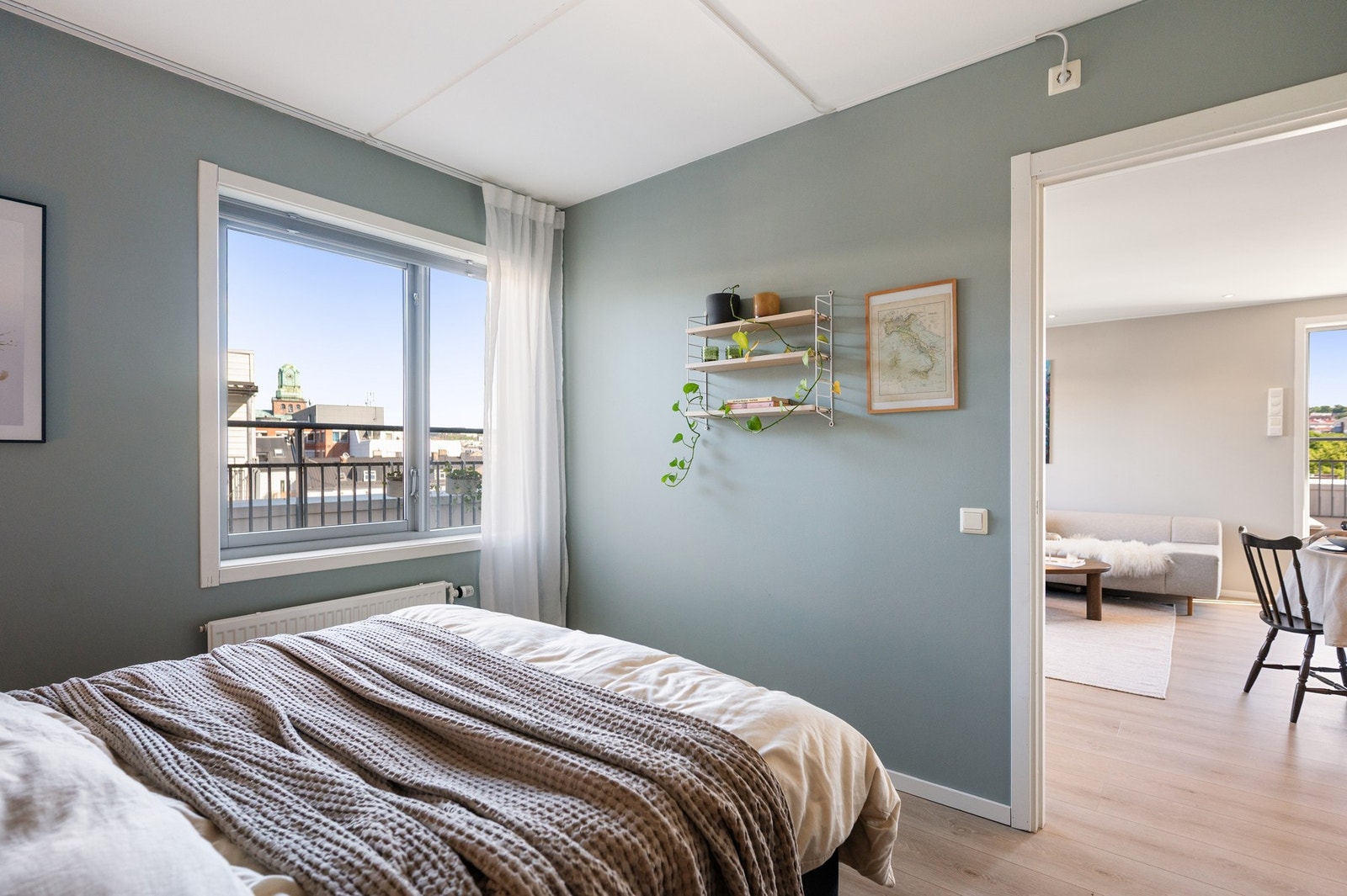 Soverommet har adkomst fra stuen. Galleribilde