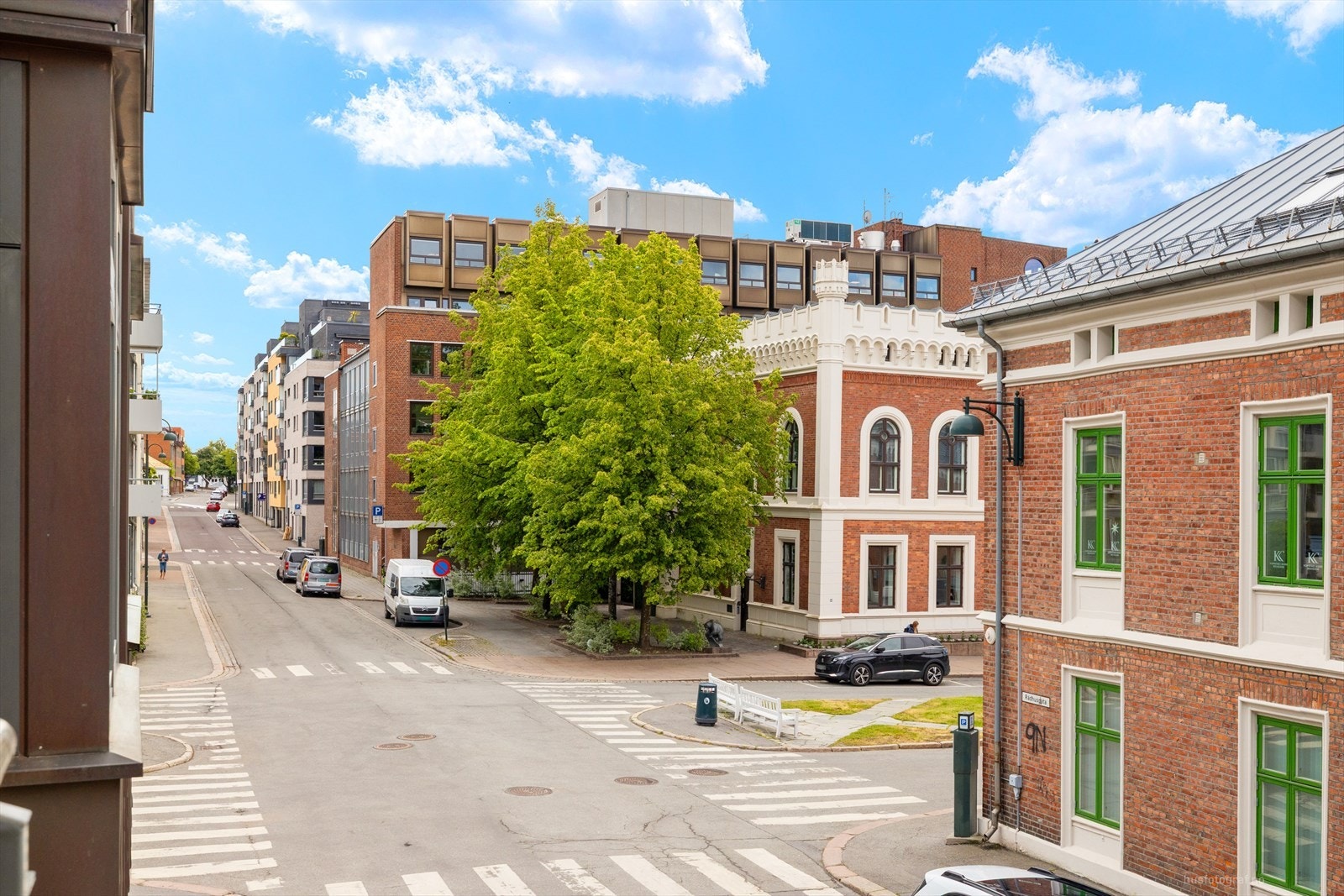 Hyggelig utsikt mot råduhset Galleribilde