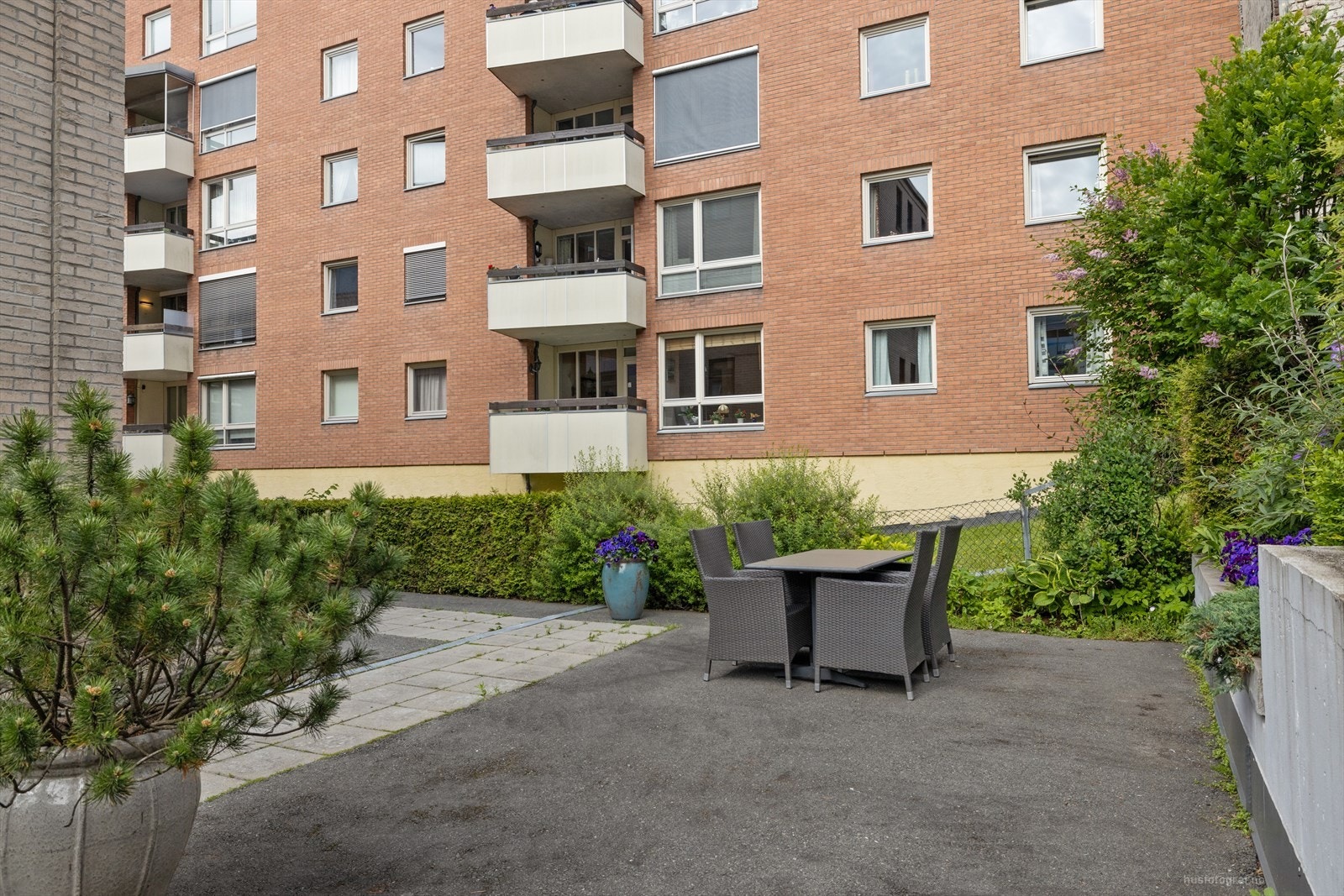 Hyggelig og sval sittegruppe Galleribilde