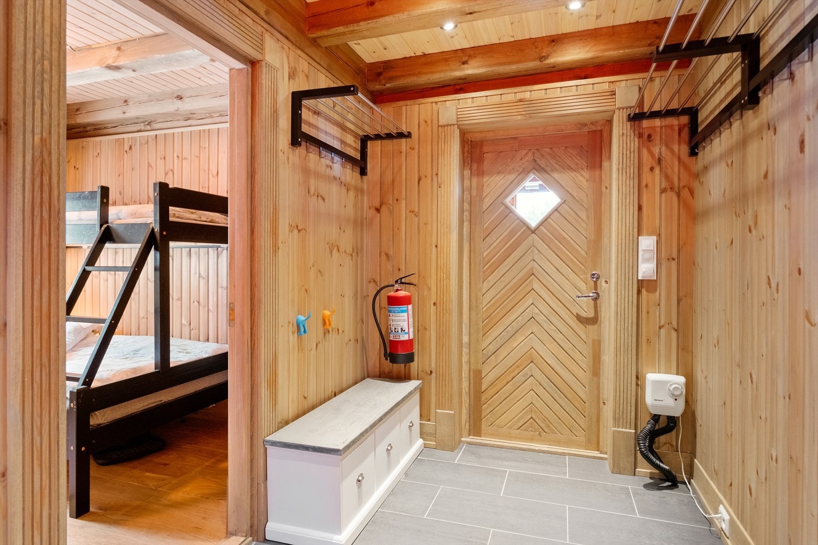 Flislagt gang | Downlights i himling Galleribilde