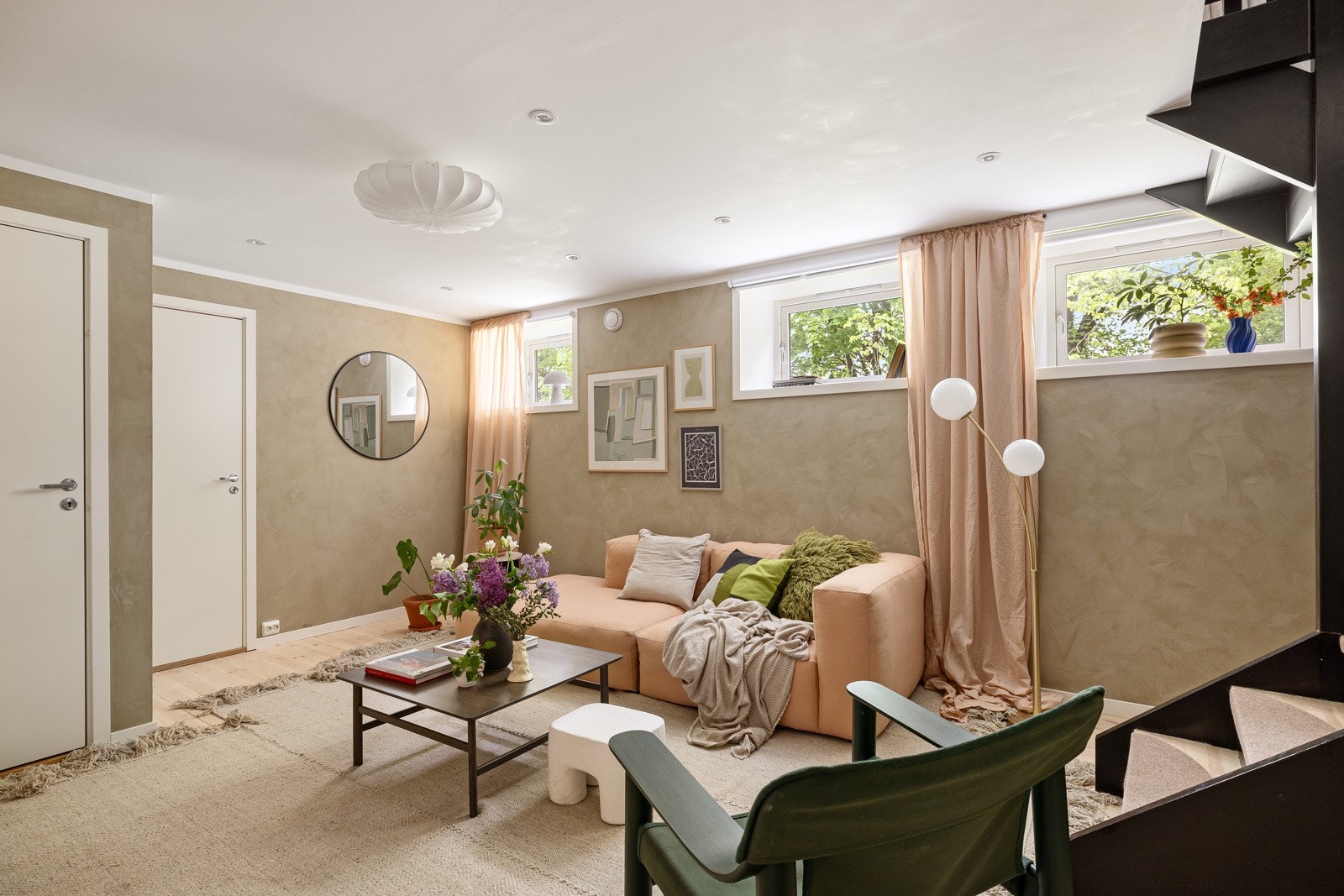 Takhøyden i kjellerstuen er 2,34m. Galleribilde