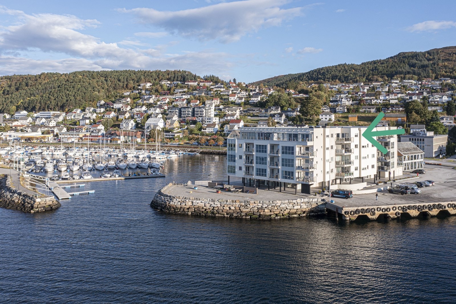 Leilighetene ligger i 5. etasje i leilighetsbygg fra 2007 og har et BRA-i på 113 m² Galleribilde