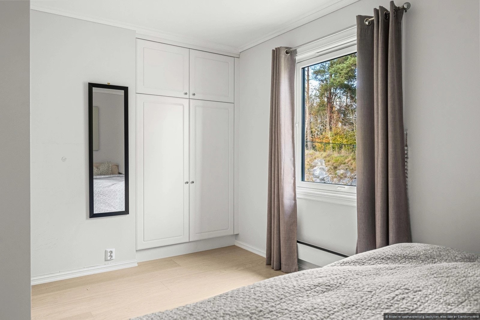 På det andre soverommet er det godt med skapplass. Galleribilde