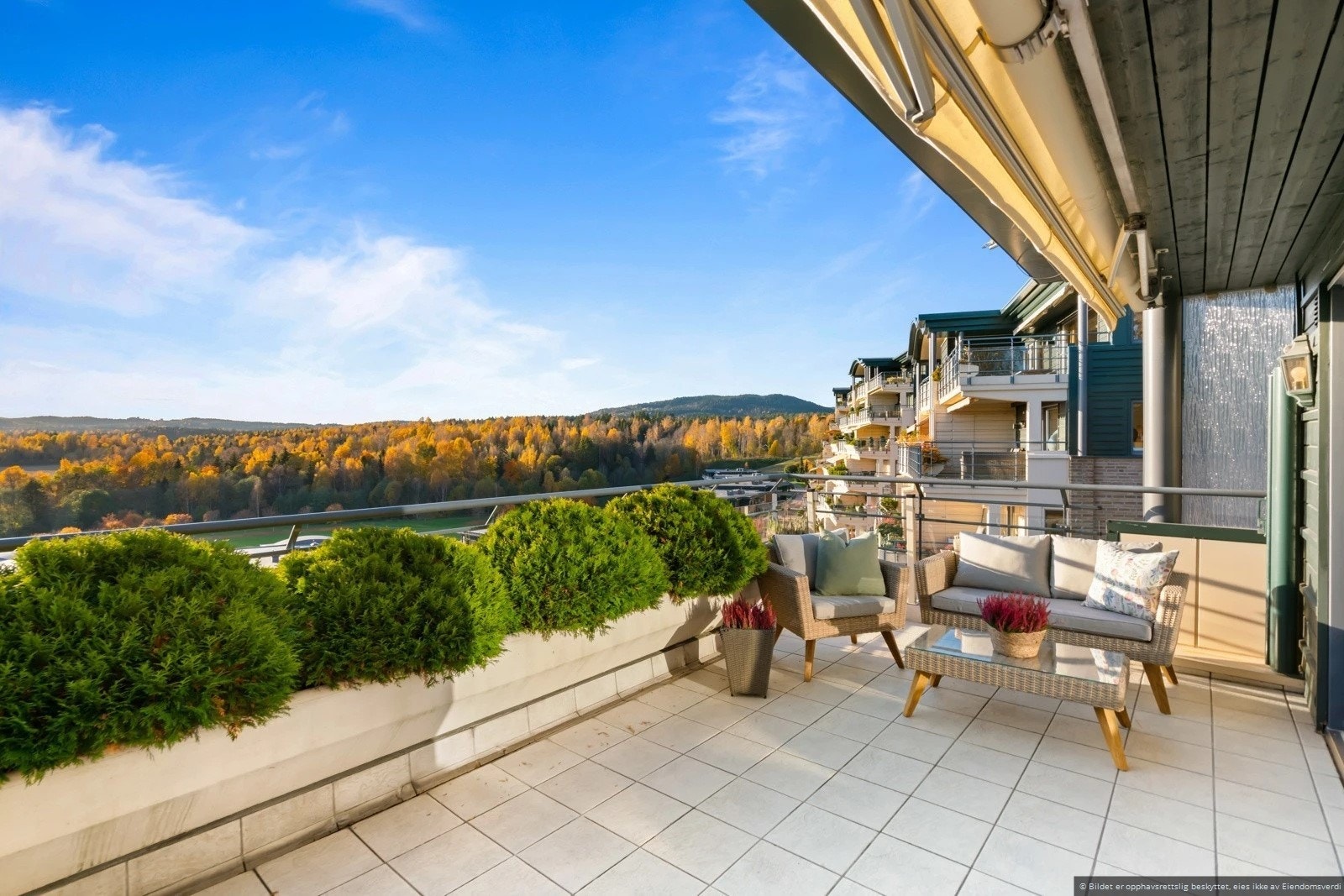 Stor og solrik terrasse på 30 kvm. Galleribilde