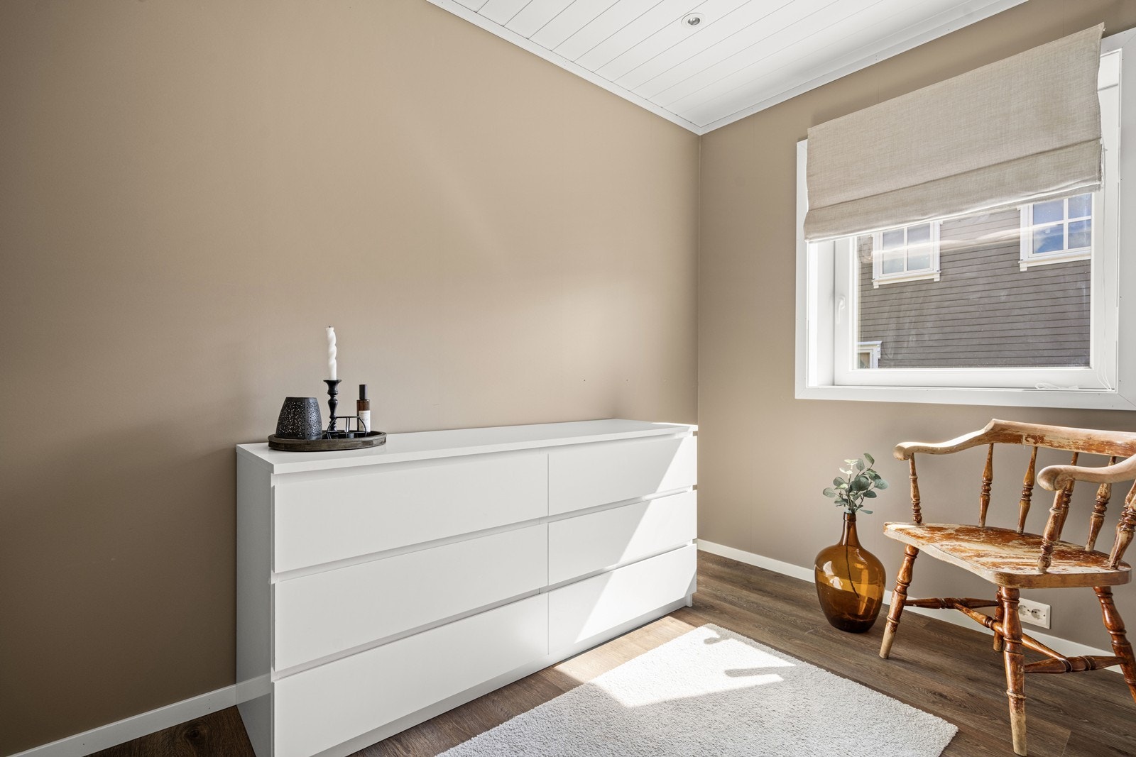 Romslig kontor/ walk-in eller det man skulle ønske Galleribilde