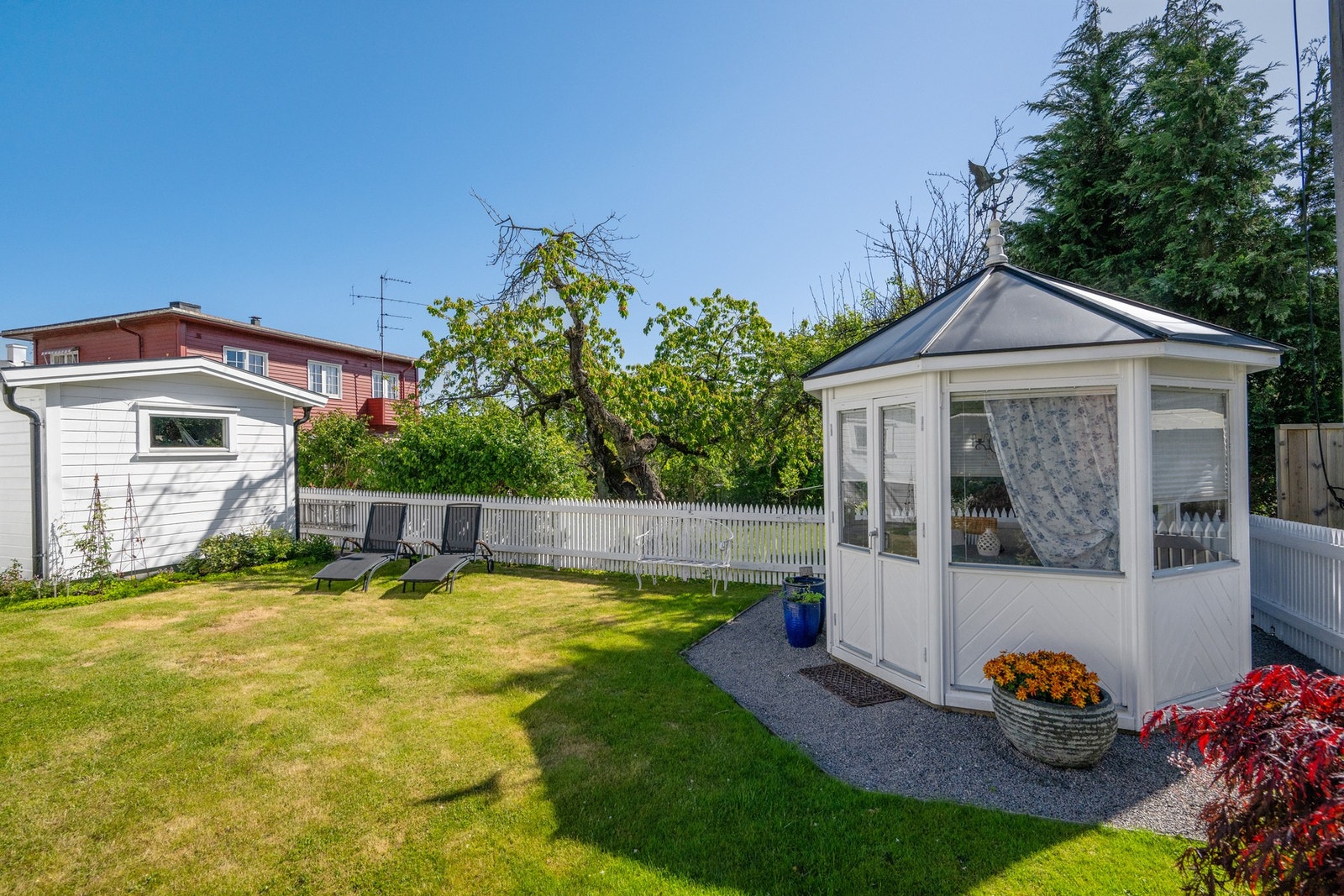 Følger med utvendig bod Galleribilde