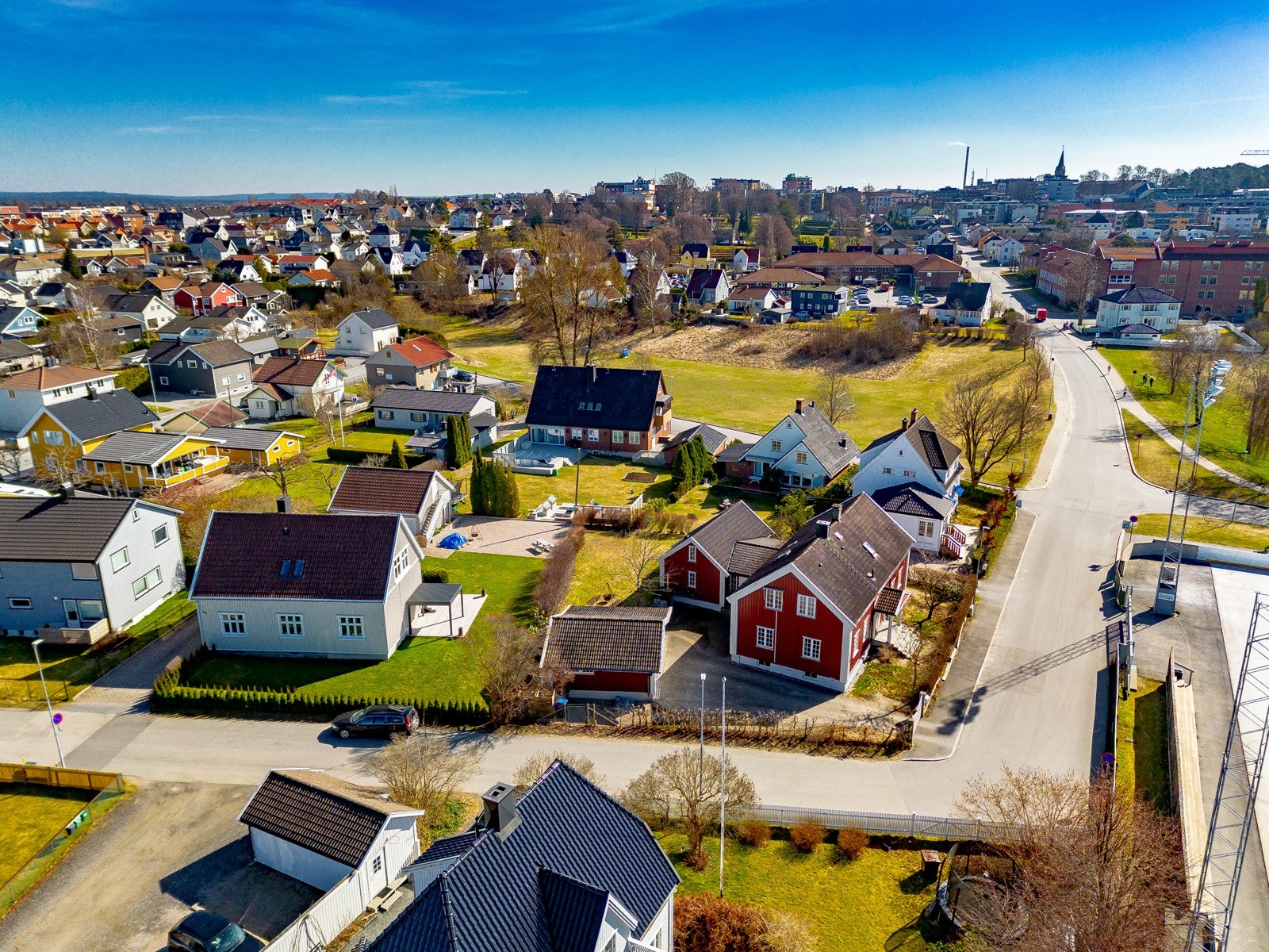 Dronebilde - nærhet til byen! Galleribilde