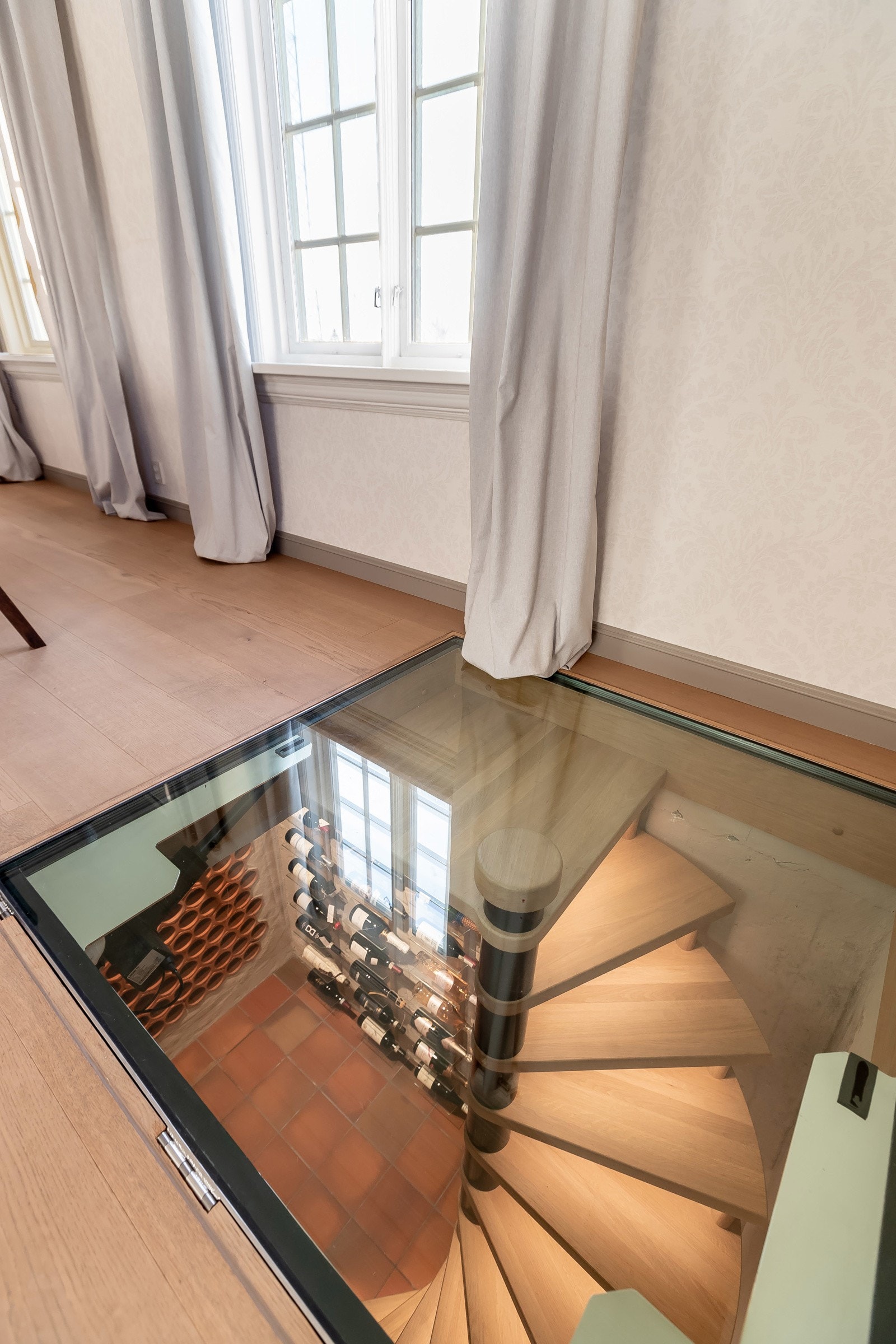 Topp moderne vinkjeller Galleribilde