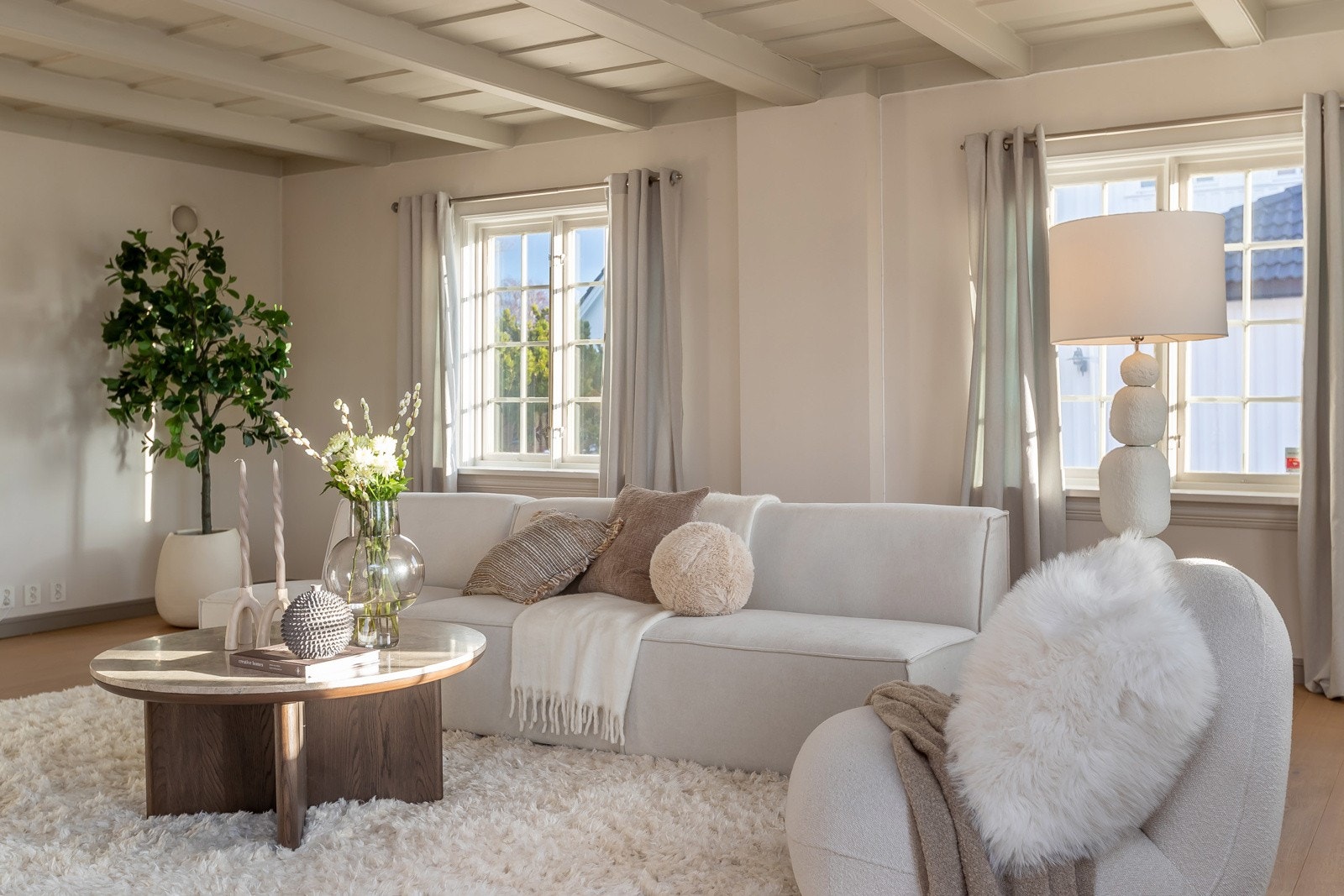 Sofakveld ved peisen Galleribilde