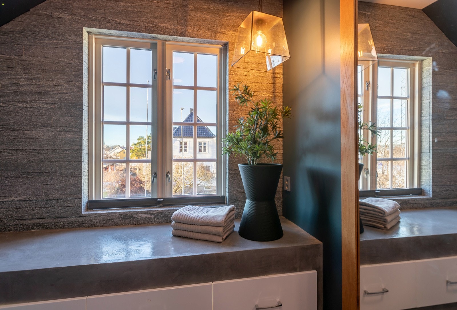 og plassbygget sittebenk Galleribilde