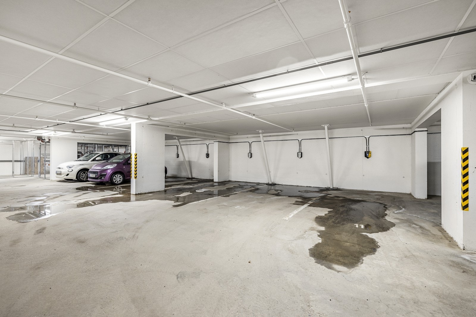 Leiligheten disponerer en garasjeplass med opplegg til elbil-lader i felles garasjeanlegg. Galleribilde