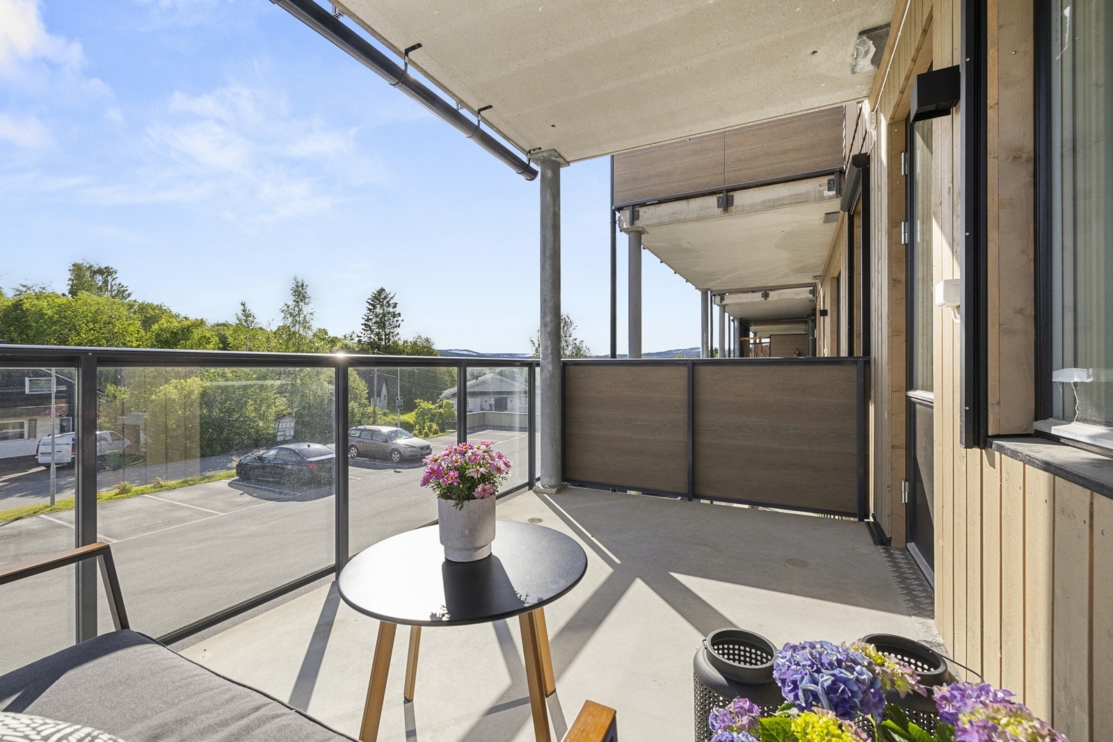 Balkongen er på 9 m² med god plass til grill og utemøbler. Galleribilde