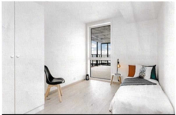 Soverom 2 fremstår som det perfekte ekstrarom enten du vil benytte det som gjesterom, hjemmekontor eller annet. Oppvarming via vannbåren gulvvarme. Galleribilde