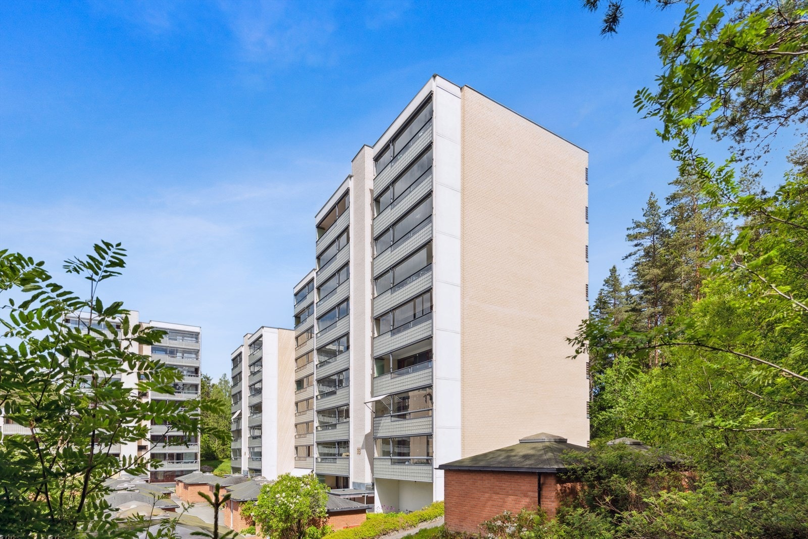 I tillegg disponerer andelen 2 eksterne boder i byggets 1. etg. Galleribilde