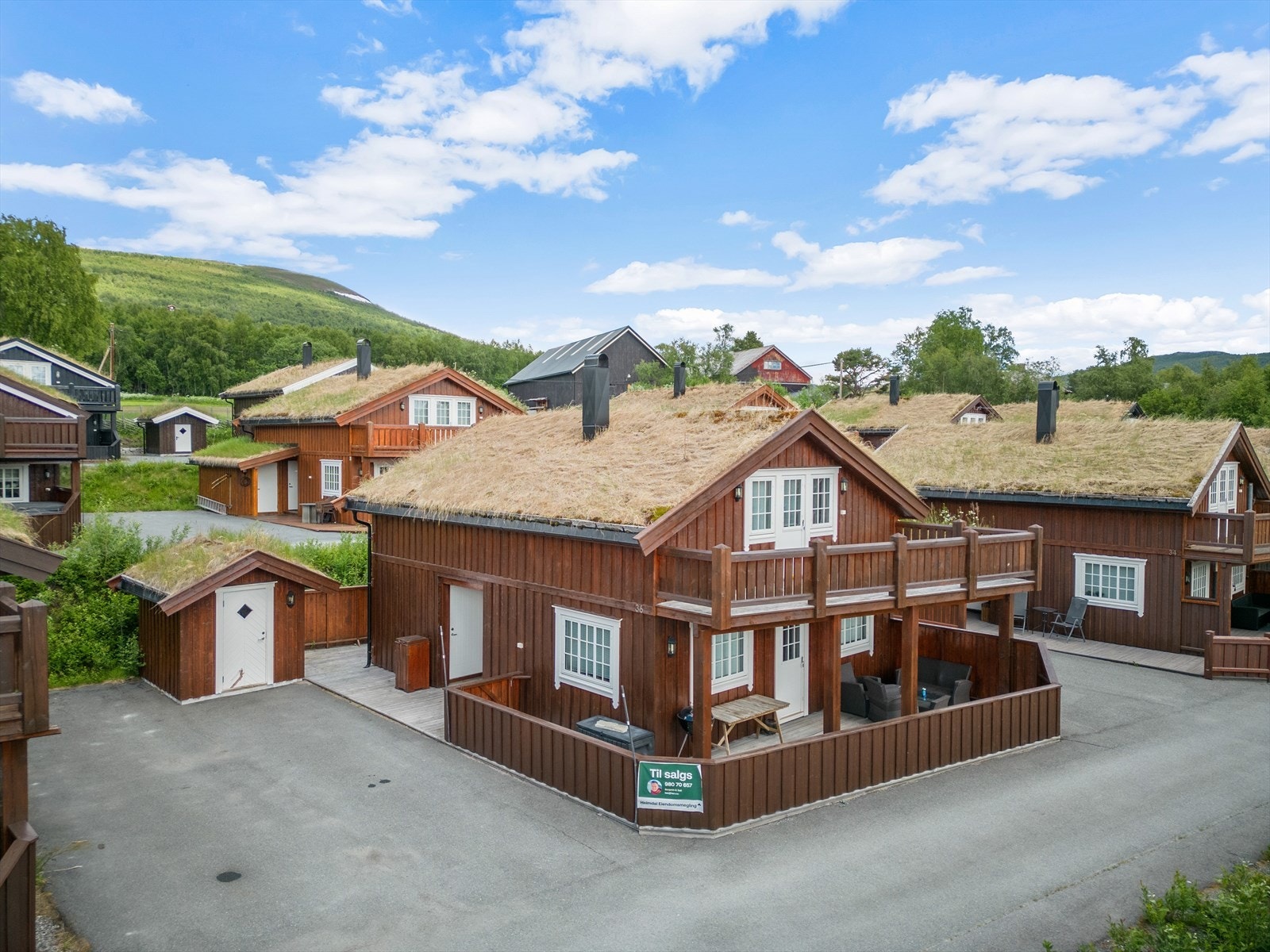 Velkommen til Gjetdalsvegen 36 - Hytte fra 2010 med umiddelbar nærhet til preparerte skiløyper som tar deg inn noe av det flotteste narturlandskap Norge har å tilby, Trollheimen Galleribilde