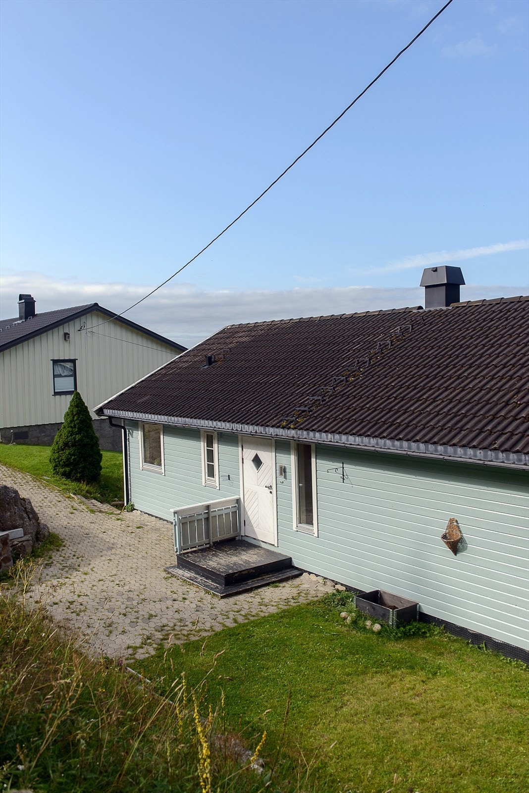 Belegningsstein er lagt på gårdsplassen. Velkommen! Galleribilde