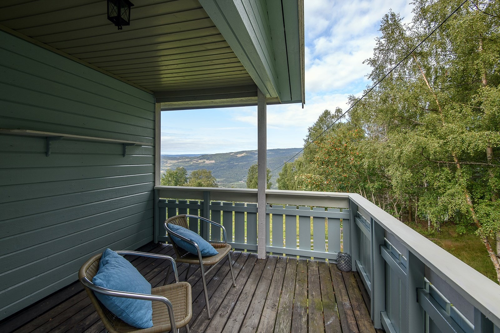 Takoverbygget terrasse utenfor stuen Galleribilde