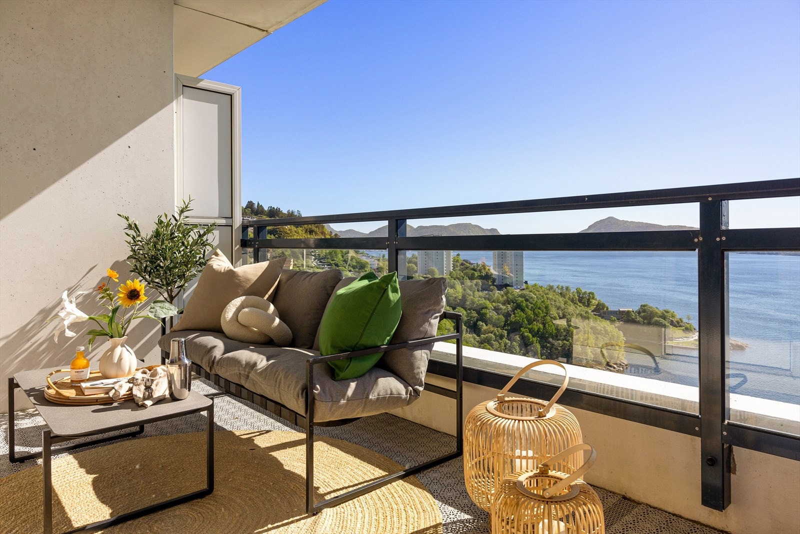 Velkommen til Øvre Lønbord 25 - Presentert av Vang Thi Dang v/Fana Sparebank Eiendom Galleribilde