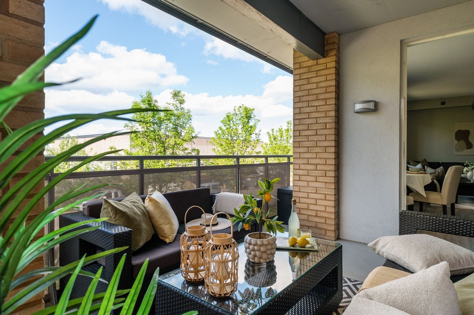 Her har du god plass til å møblere etter eget ønske (14kvm). Galleribilde