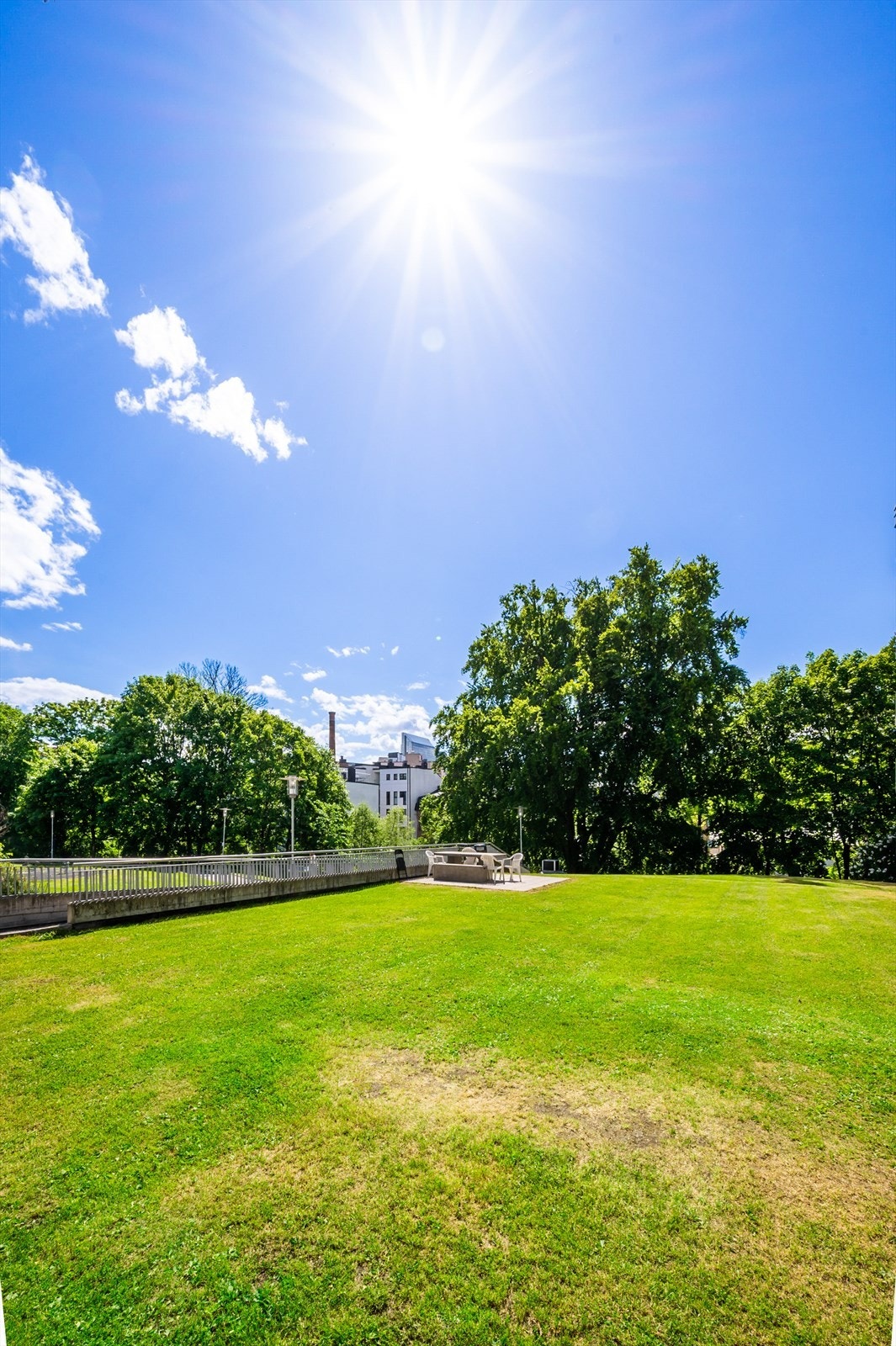 Borettslaget har også en hyggelig hage til benyttelse for beboere. Galleribilde