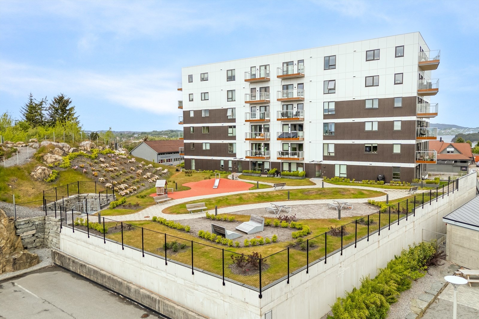 Leiligheten ligger i 4. etasje og er fra 2023. Galleribilde