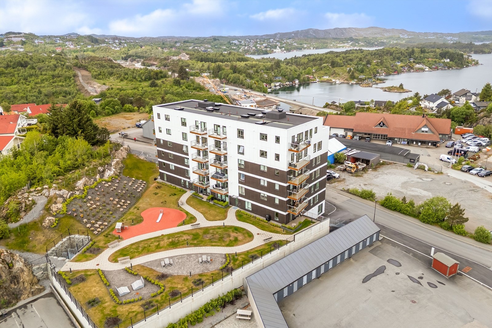 Velkommen til Gjertrudvegen 10 - Presentert av Eiendomsmegler Norge v/Thomas Oen. Galleribilde