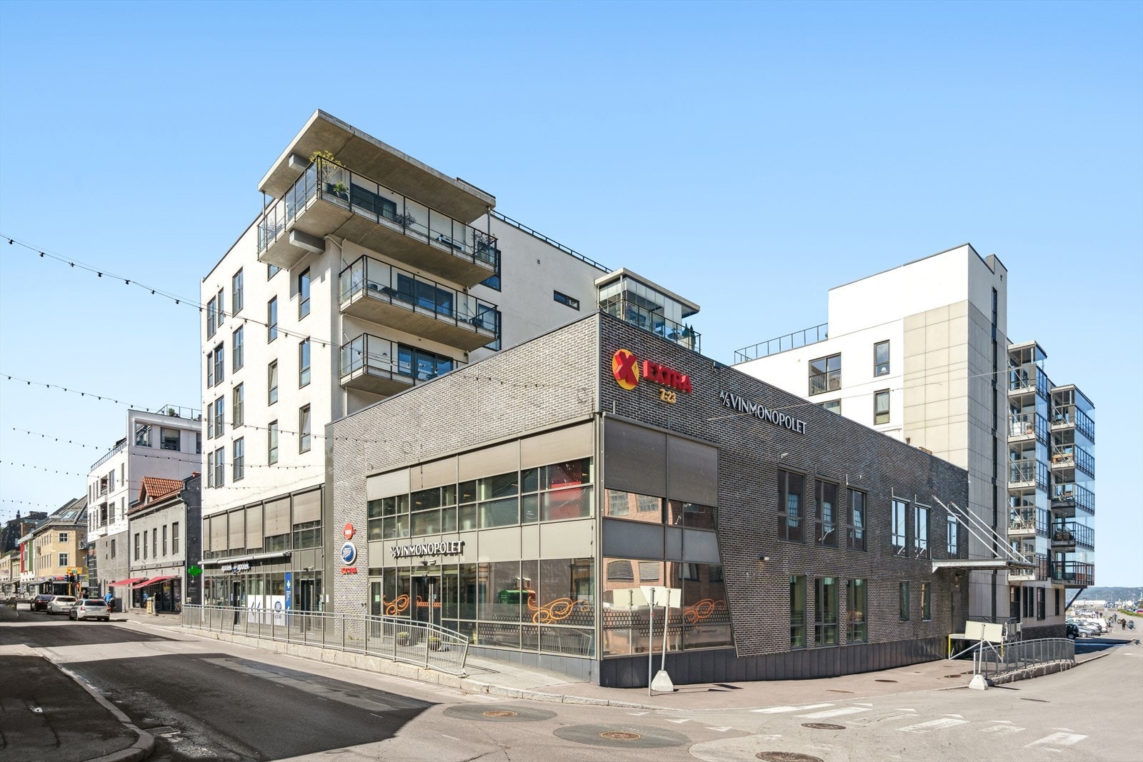 Leiligheten ble oppført i 2018. Bygget har en gjennomgående god standard. Det er heisadkomst i bygget til alle etasjene. Galleribilde