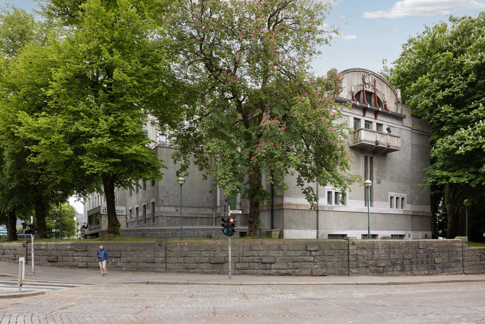 Dette er en bolig som passer perfekt for den som ønsker en sentral livsstil med grønne omgivelser - midt i hjertet av Bergen. Galleribilde