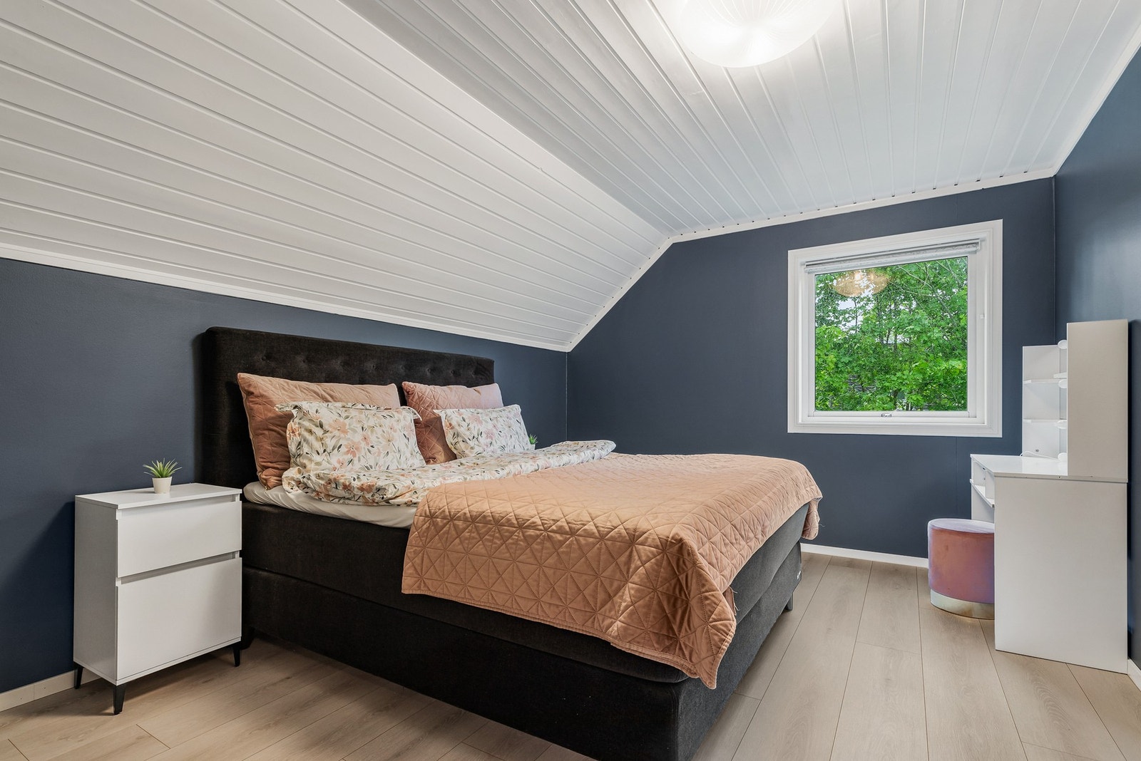 Boligen har fire gode soverom, alle beliggende i 2.etasje Galleribilde