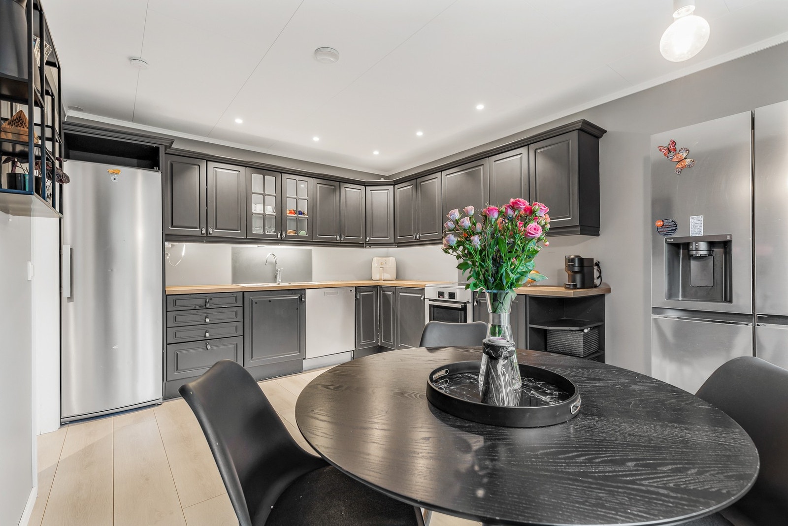 Det er kjøkkenventilator med avtrekk ut Galleribilde