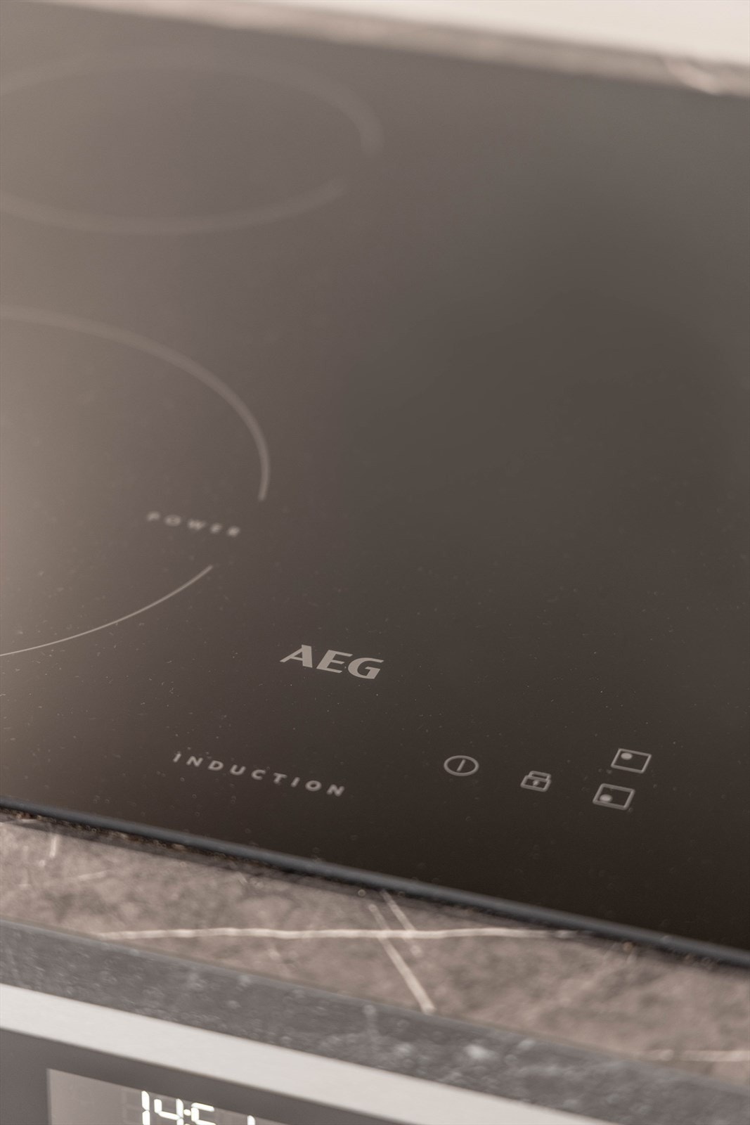 Hvitevarene er levert fra Electrolux, foruten om platetopp og ventilator fra AEG. Galleribilde