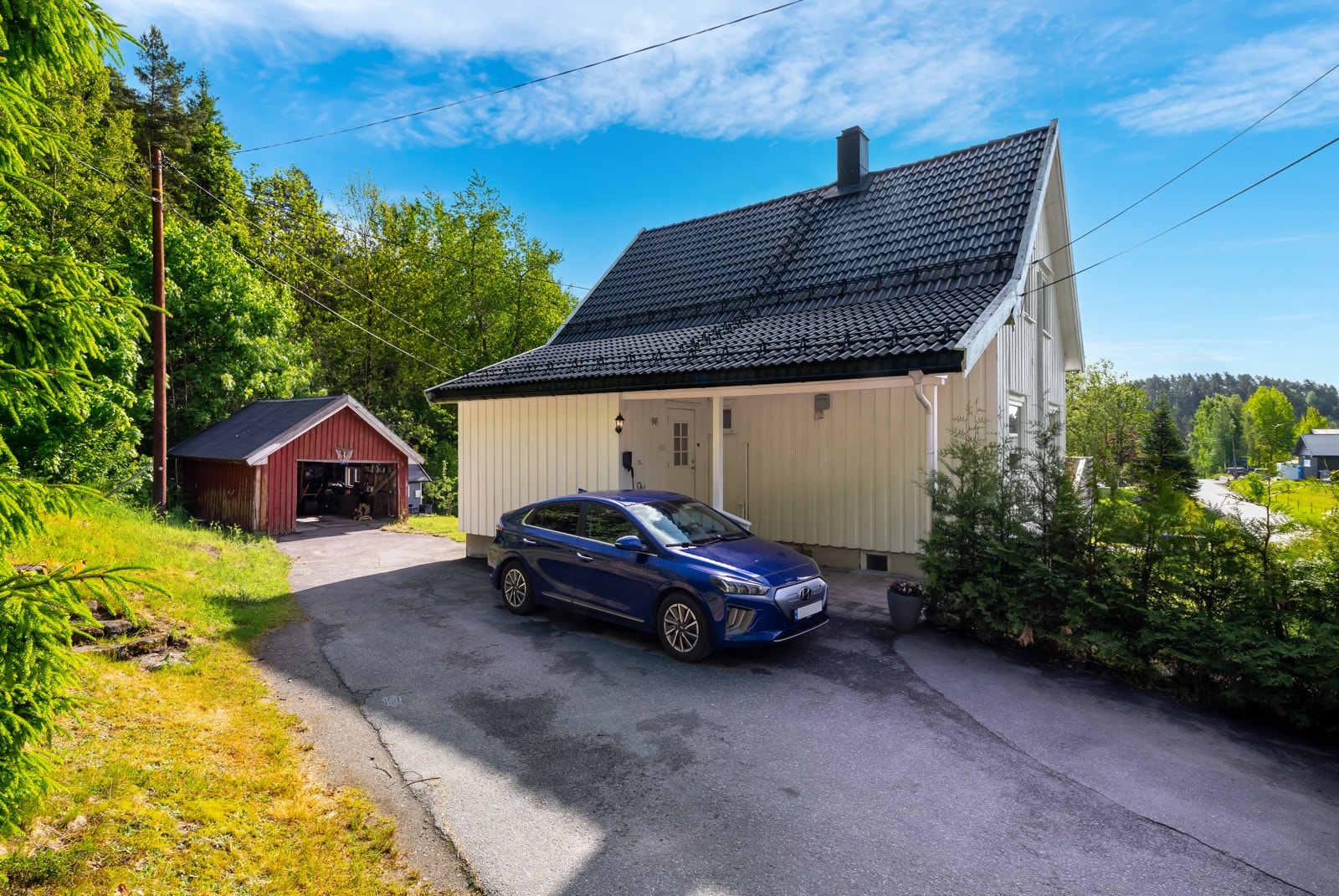 Inngangspartiet - Tilbygget inngangsparti og bad på begynnelsen av 2000-tallet. Galleribilde