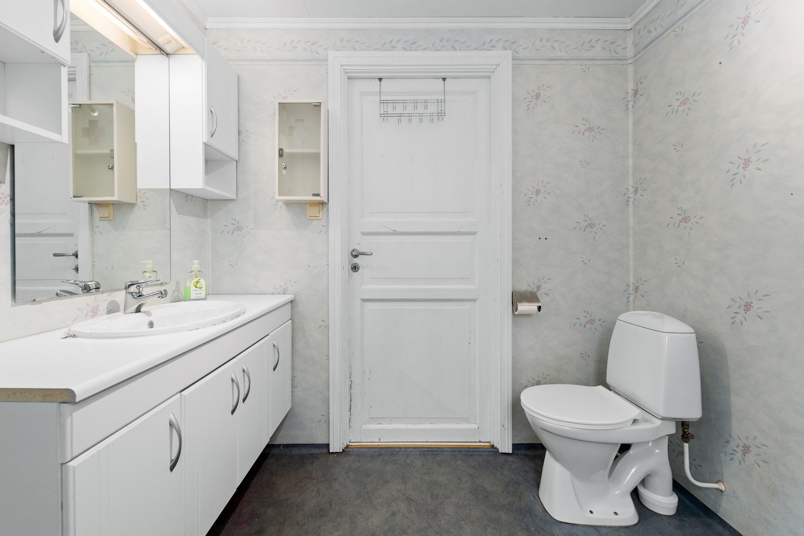 Varmekabler på gulv Galleribilde